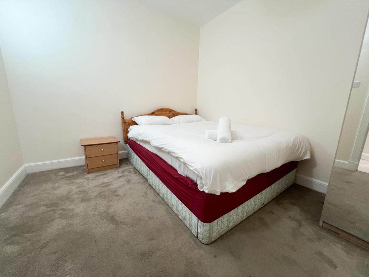 Apartment Convenient 2br Basement Flat In Leith *