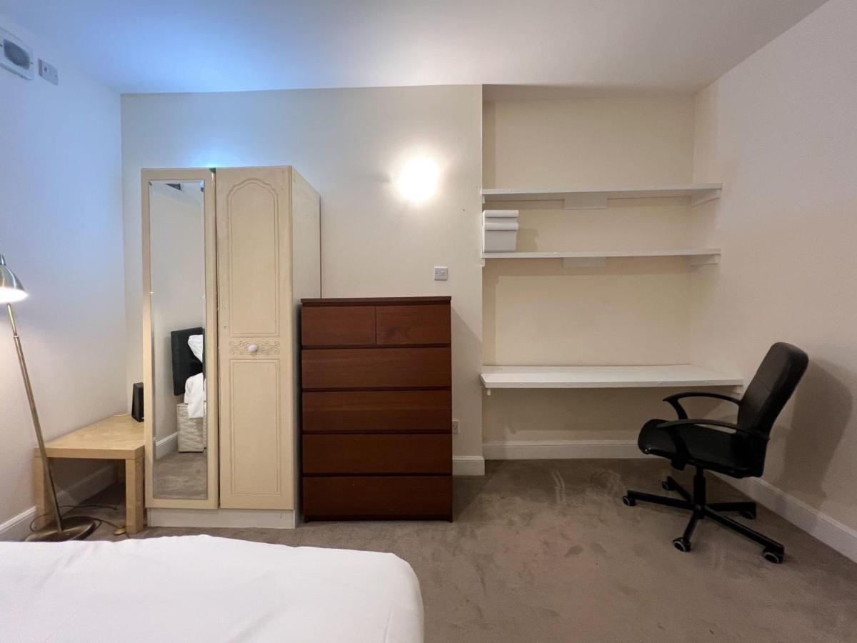 Convenient 2br Basement Flat In Leith
