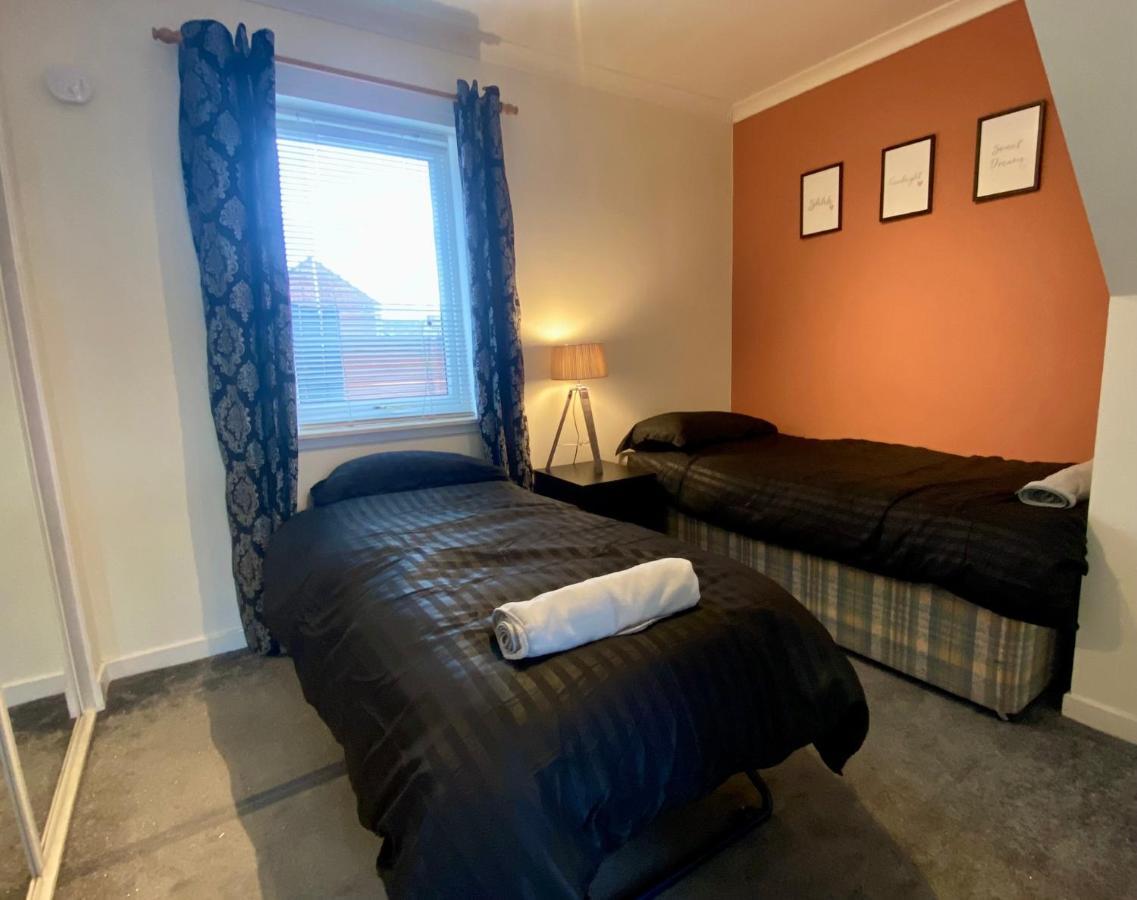 Cosy With Free Parking Close To Airport *