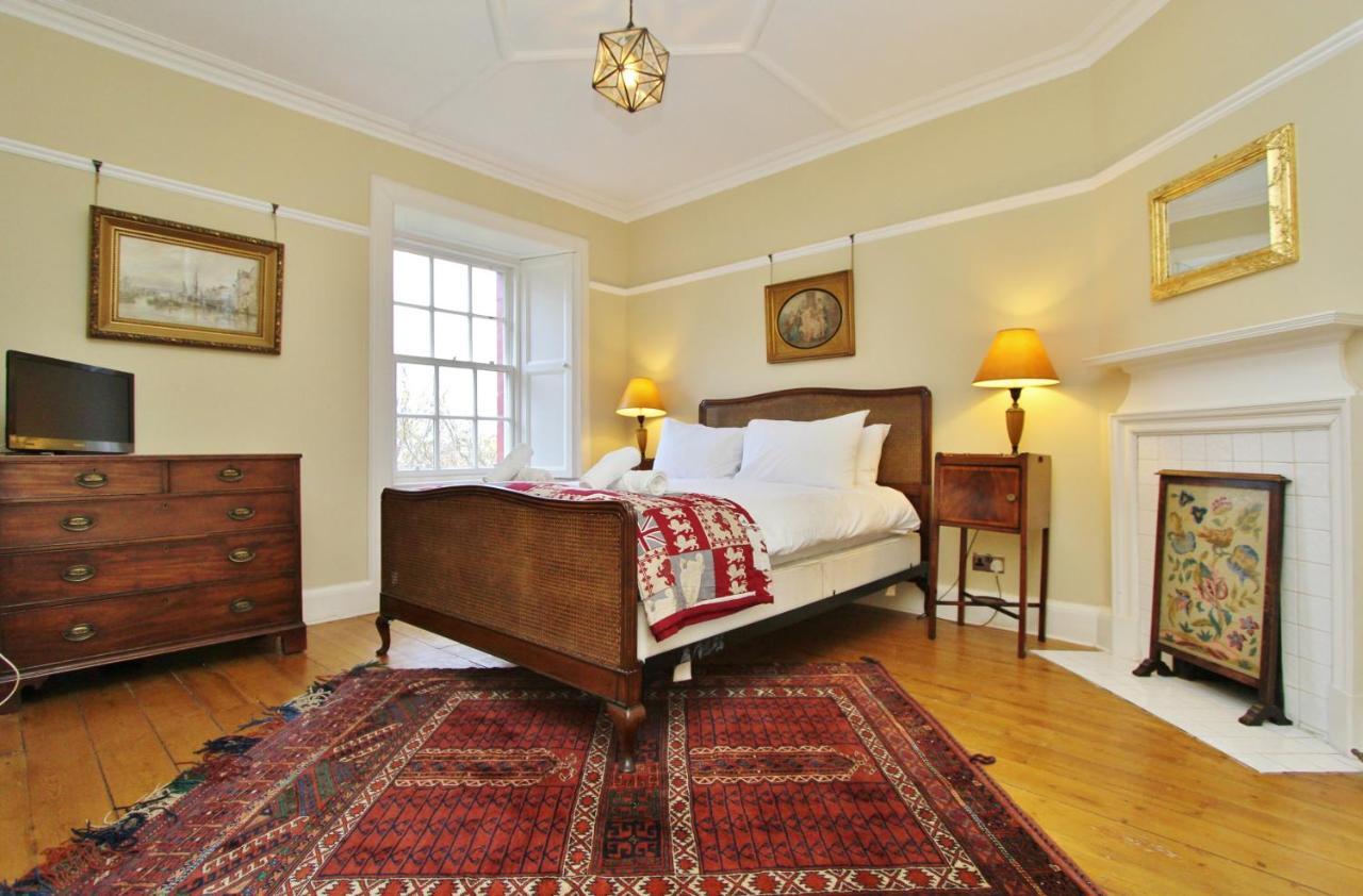 Elegant 3-bedroom Ramsay Garden In Centre *