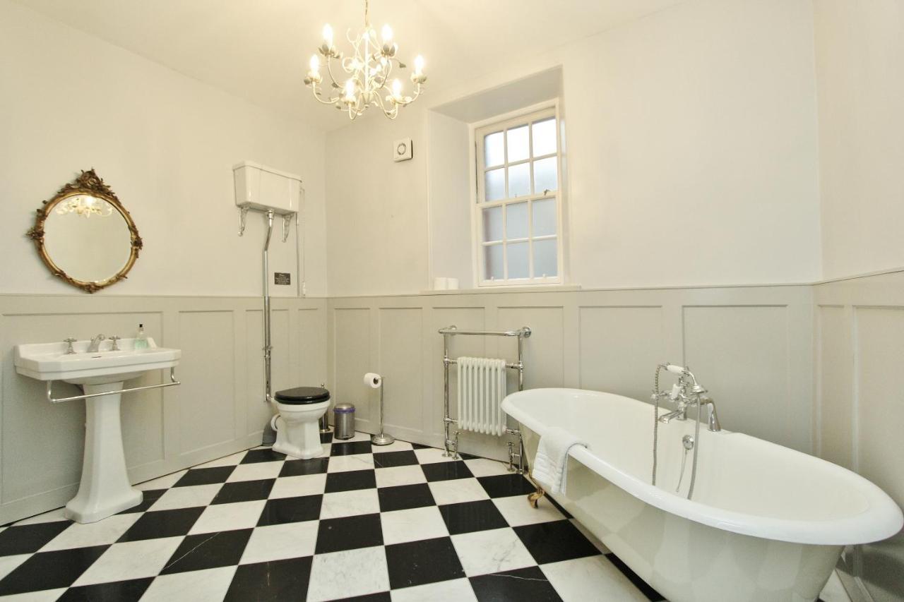 Elegant 3-bedroom Ramsay Garden In Centre Appartement