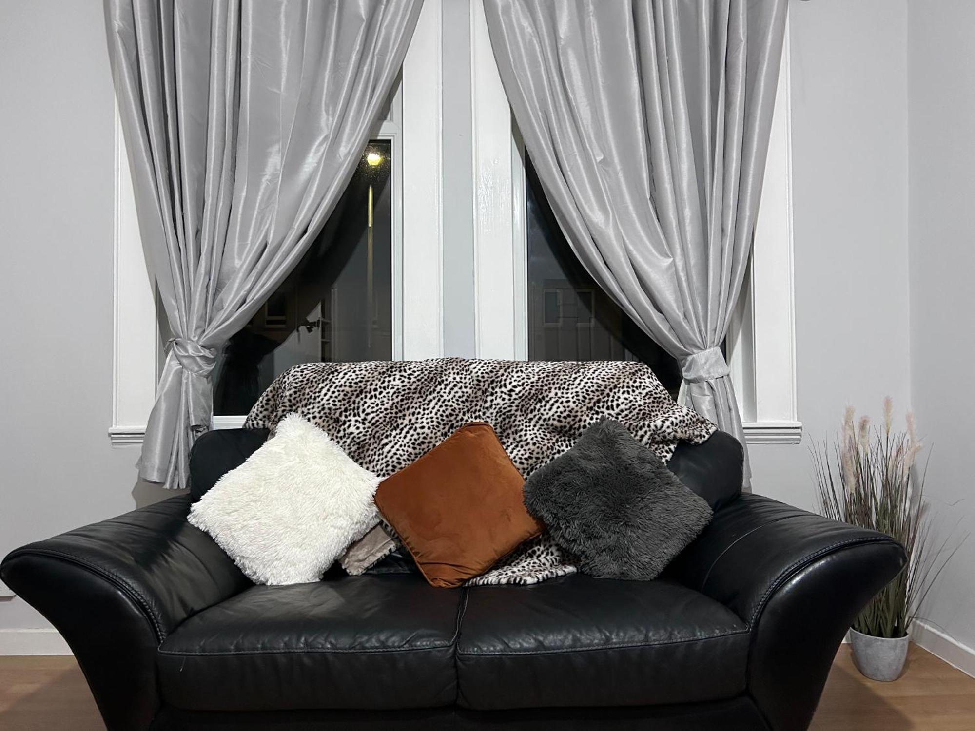 Urban Oasis:perfect In City Apartment EDI