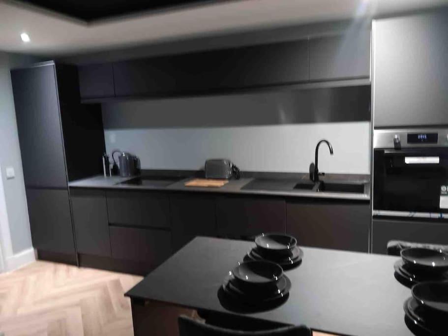 Murrayfield Stadium Basement - 3 Bed 3 Bath *