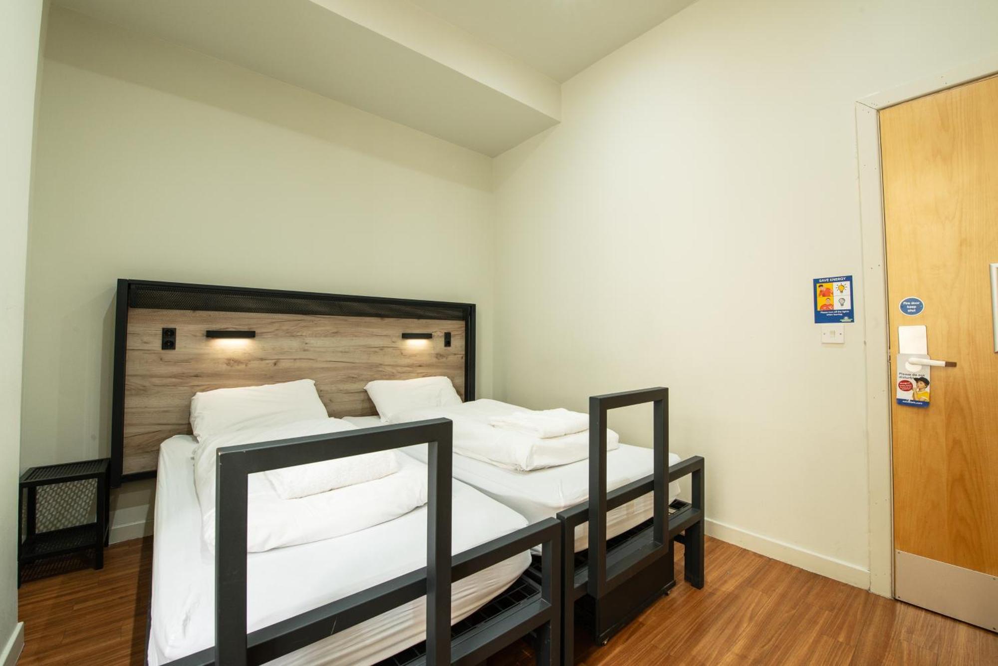 Hostel A&o City
