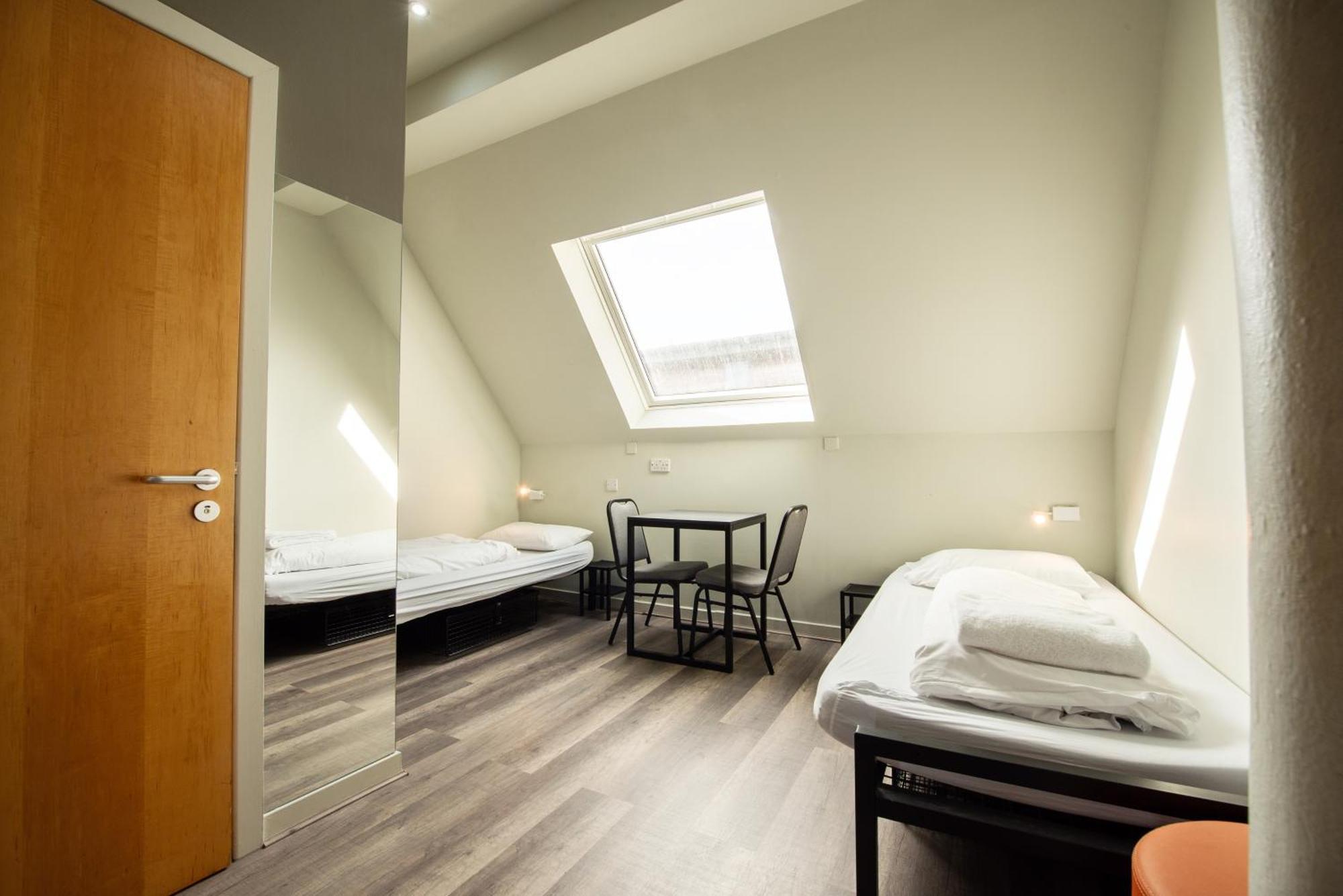 Hostel A&o City