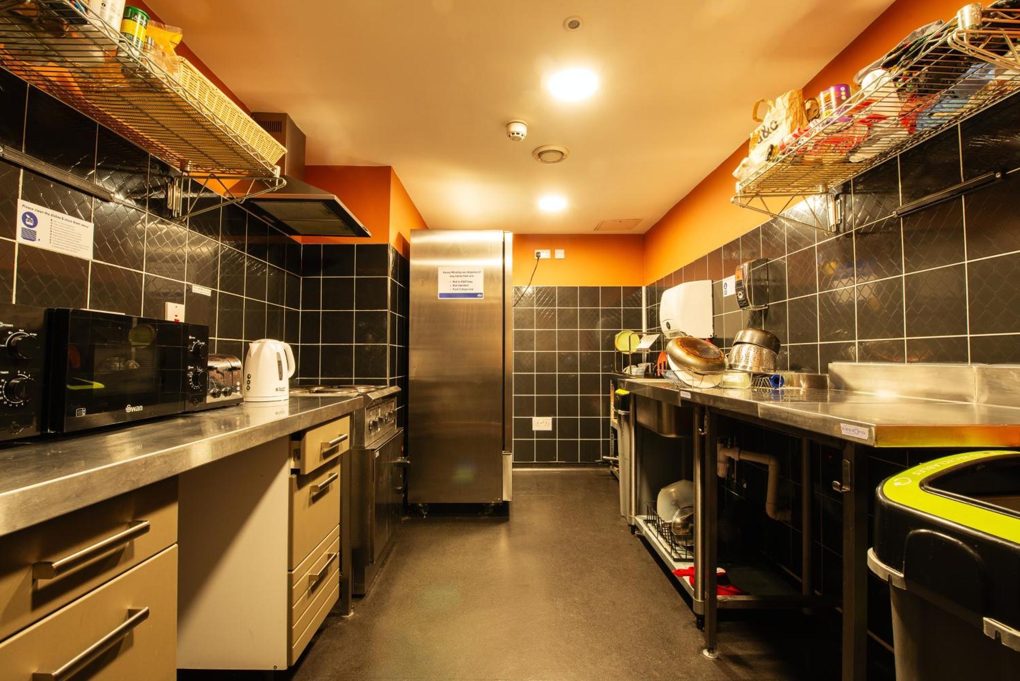 Hostel A&o City