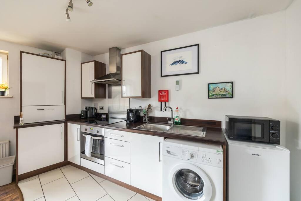 Appartement Stunning 1 Bd Flat In Lochend Park With A Patio *