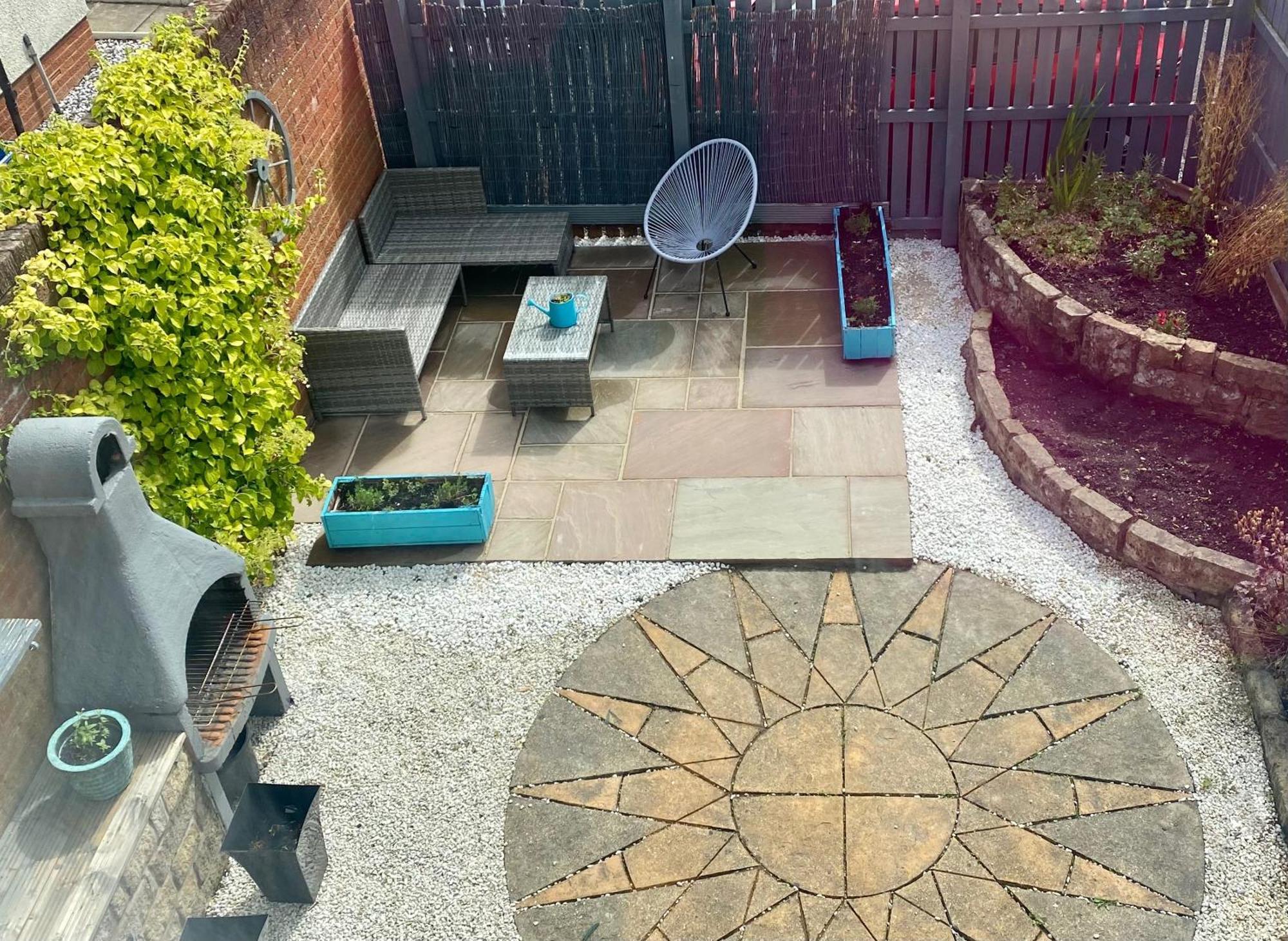 Cosy With Free Parking Close To Airport Apartment