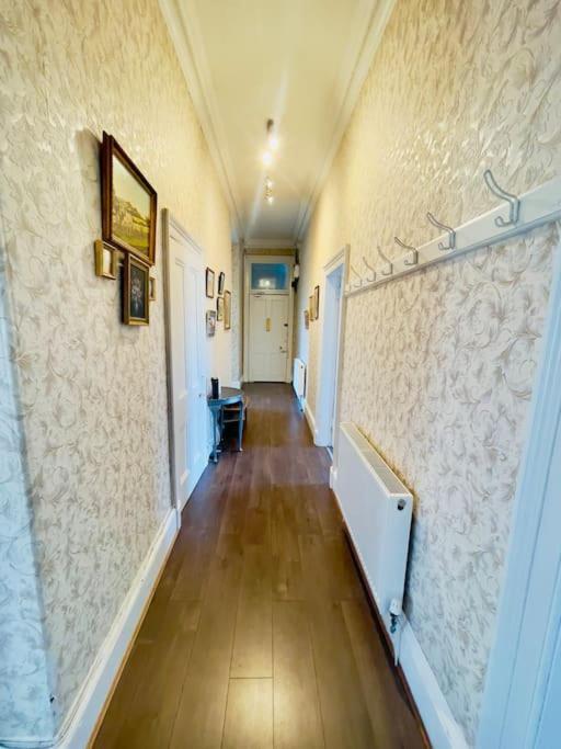 Lauriston Park Apartment *