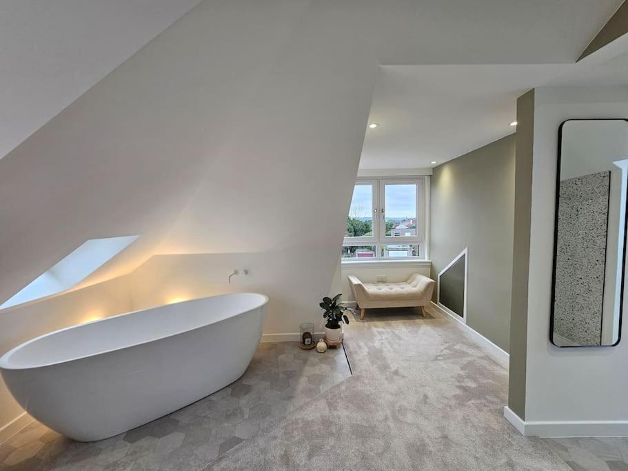 Kaimes Kip: Stylish Five Bedroom * EDI