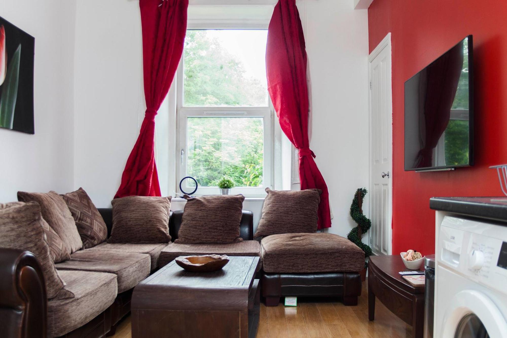 My Meadows, City Centre Apartment, Sunny&spacious * EDI