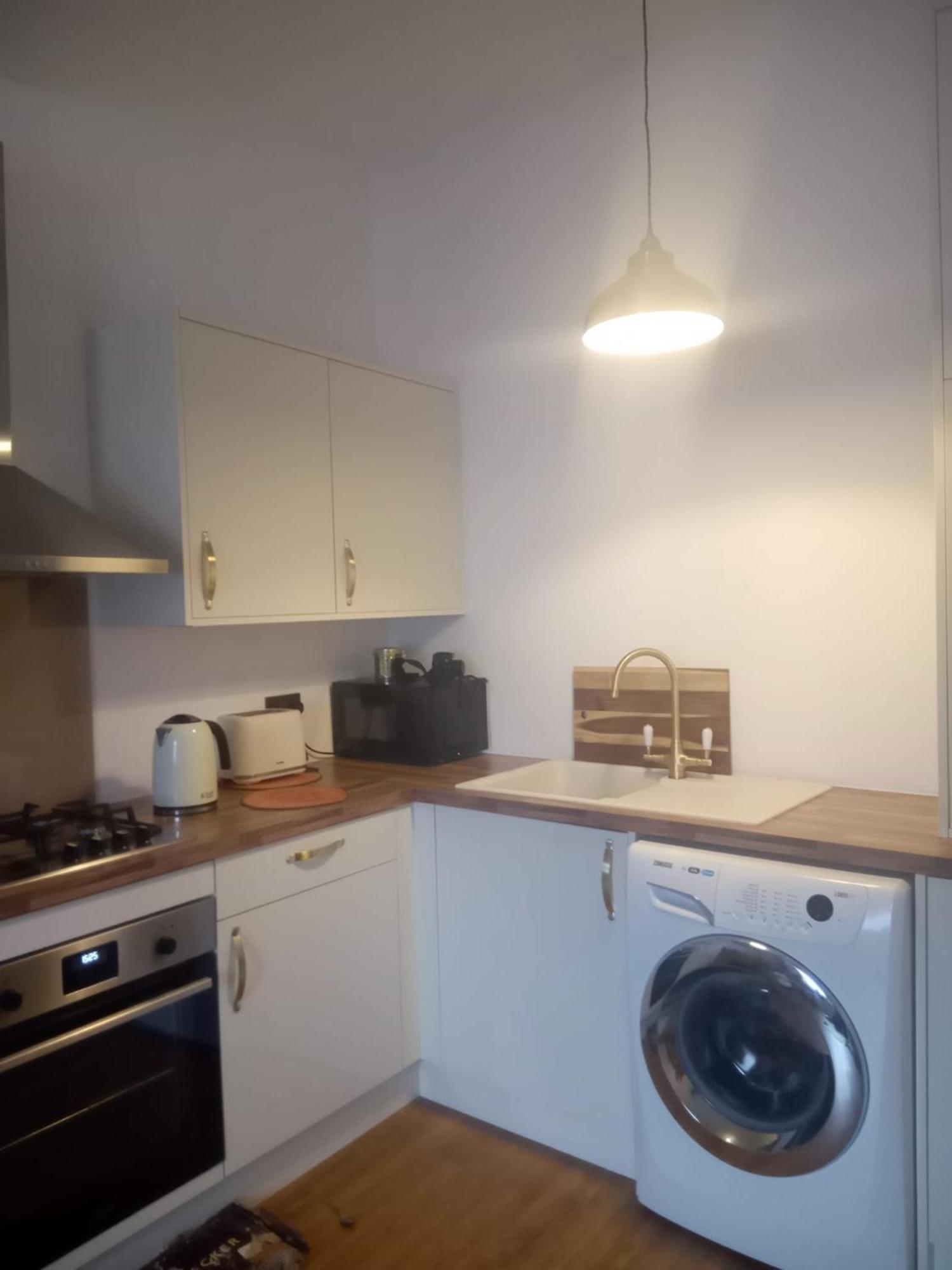 Thorntree Street Apartment