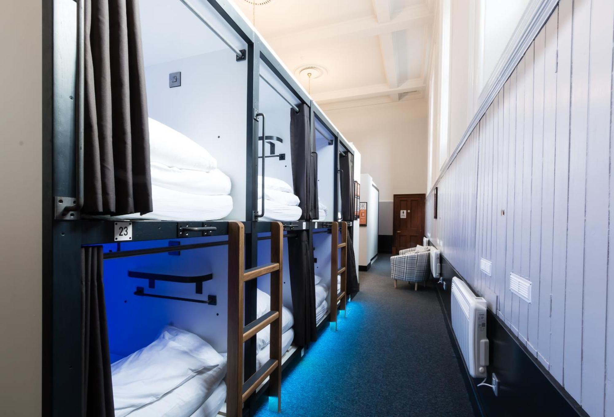 Hostel Code Pod - The Court - *