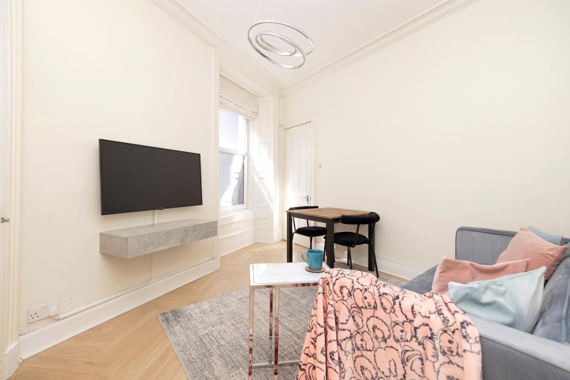 Joivy Modern Flat In City Centre - For Up To 3 Guests Apartment
