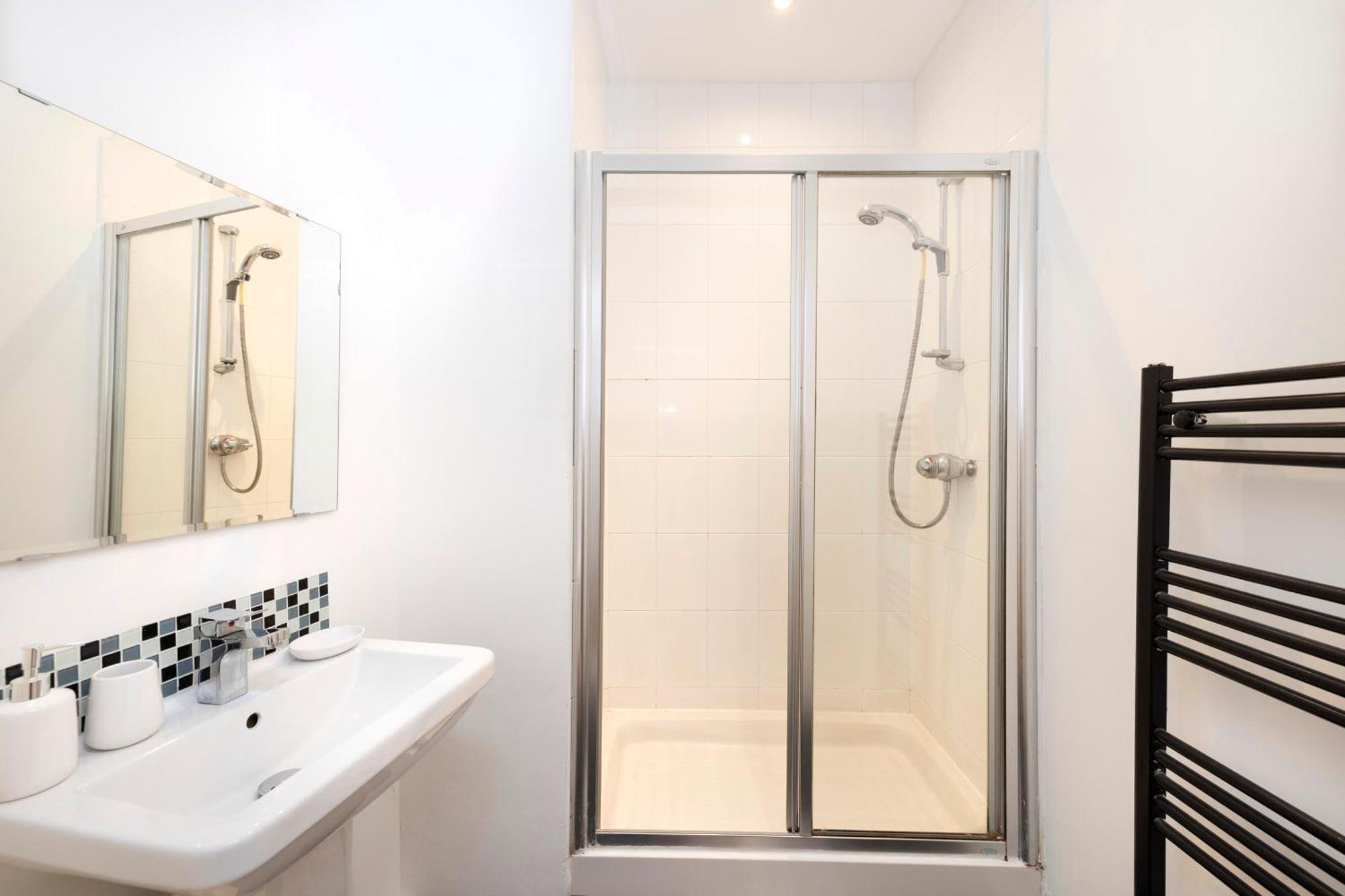 Joivy Charming In Dalry Apartment *