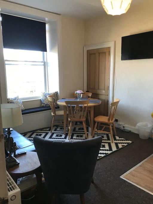 3 Bedrooms For Upto 6 * Edinburgh