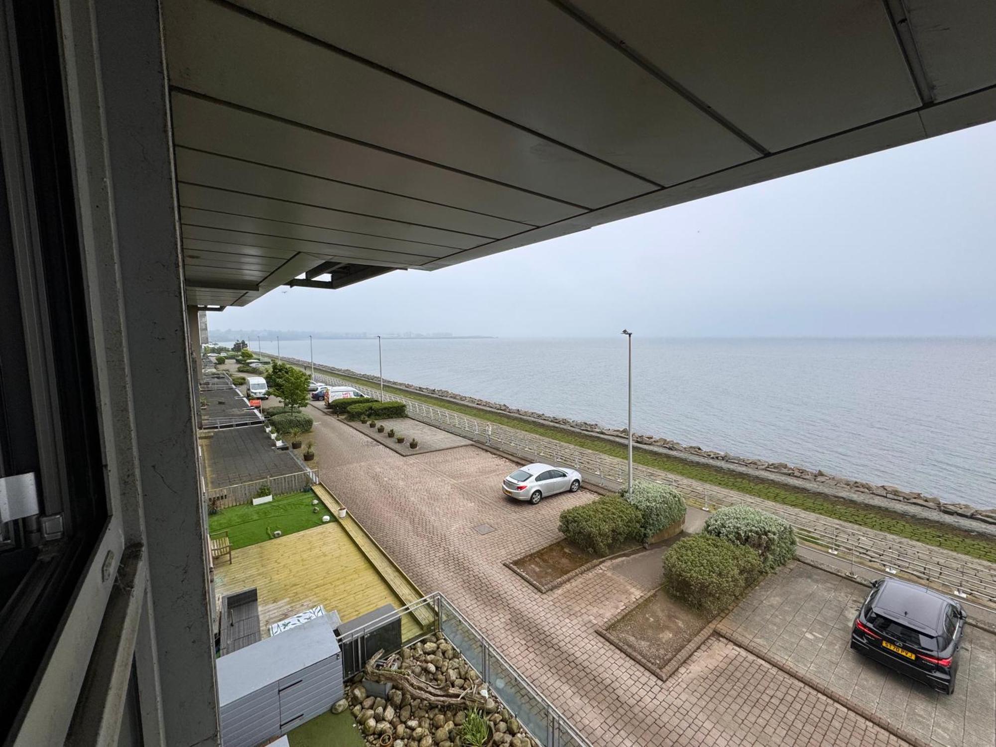 Ocean - 2 Bedroom * Edinburgh