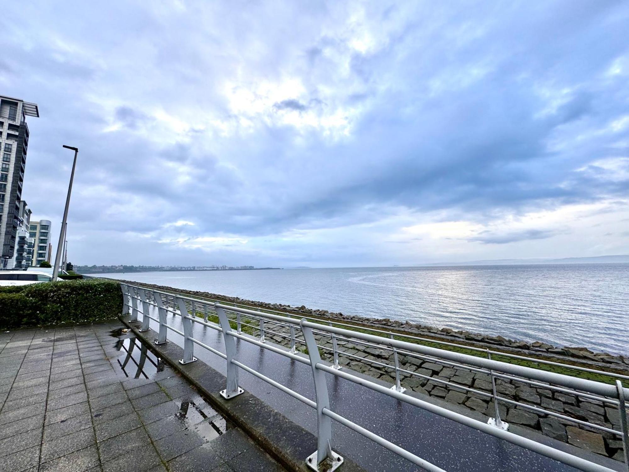 Ocean - 2 Bedroom * Edinburgh