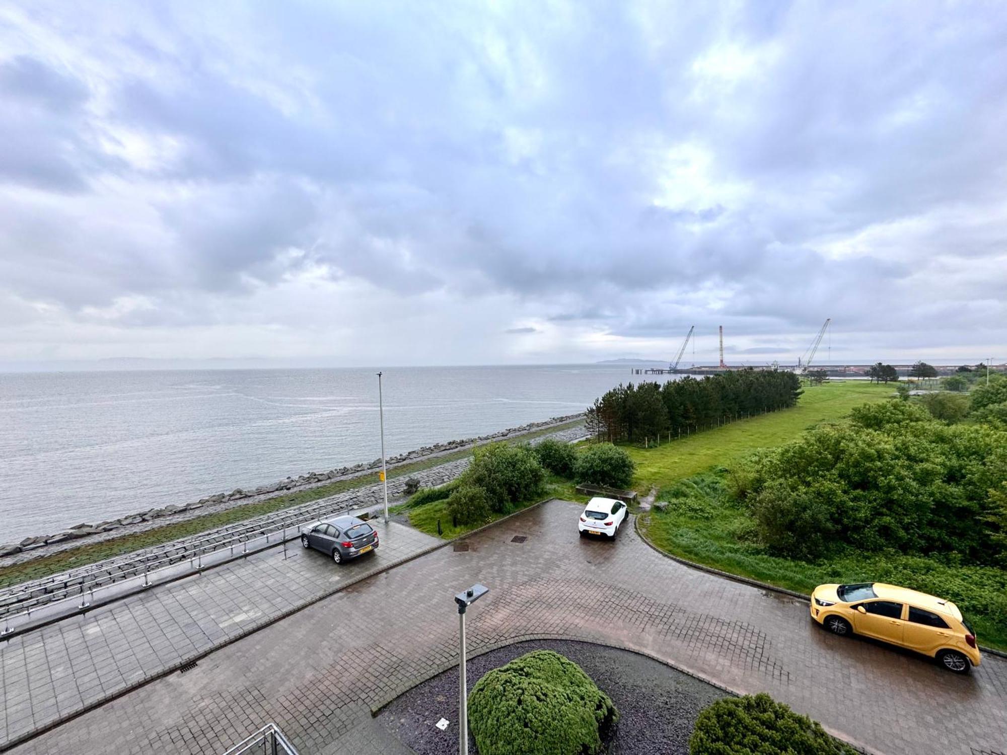 Ocean - 2 Bedroom Apartment Edinburgh