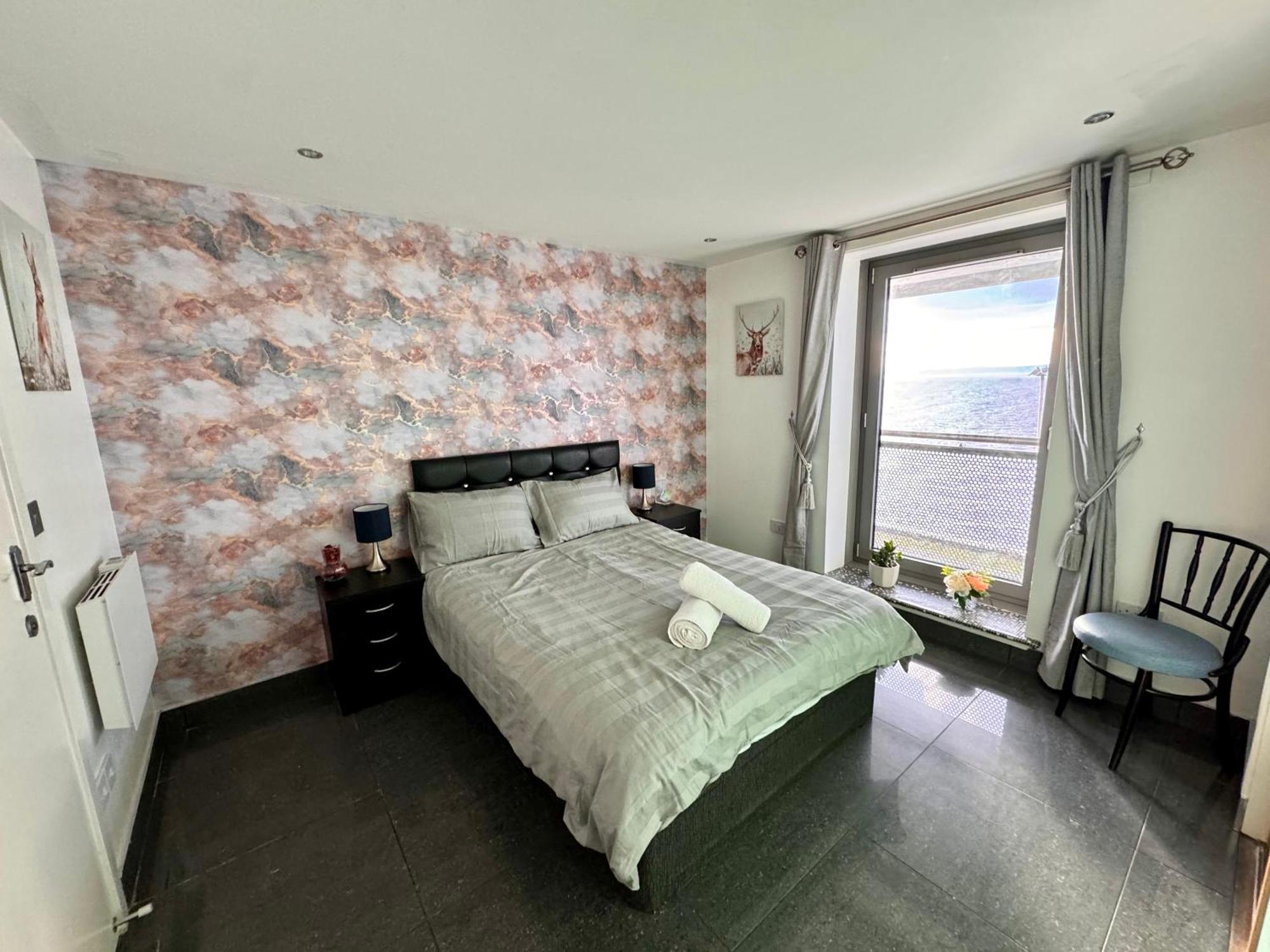 Ocean - 2 Bedroom Apartment Edinburgh