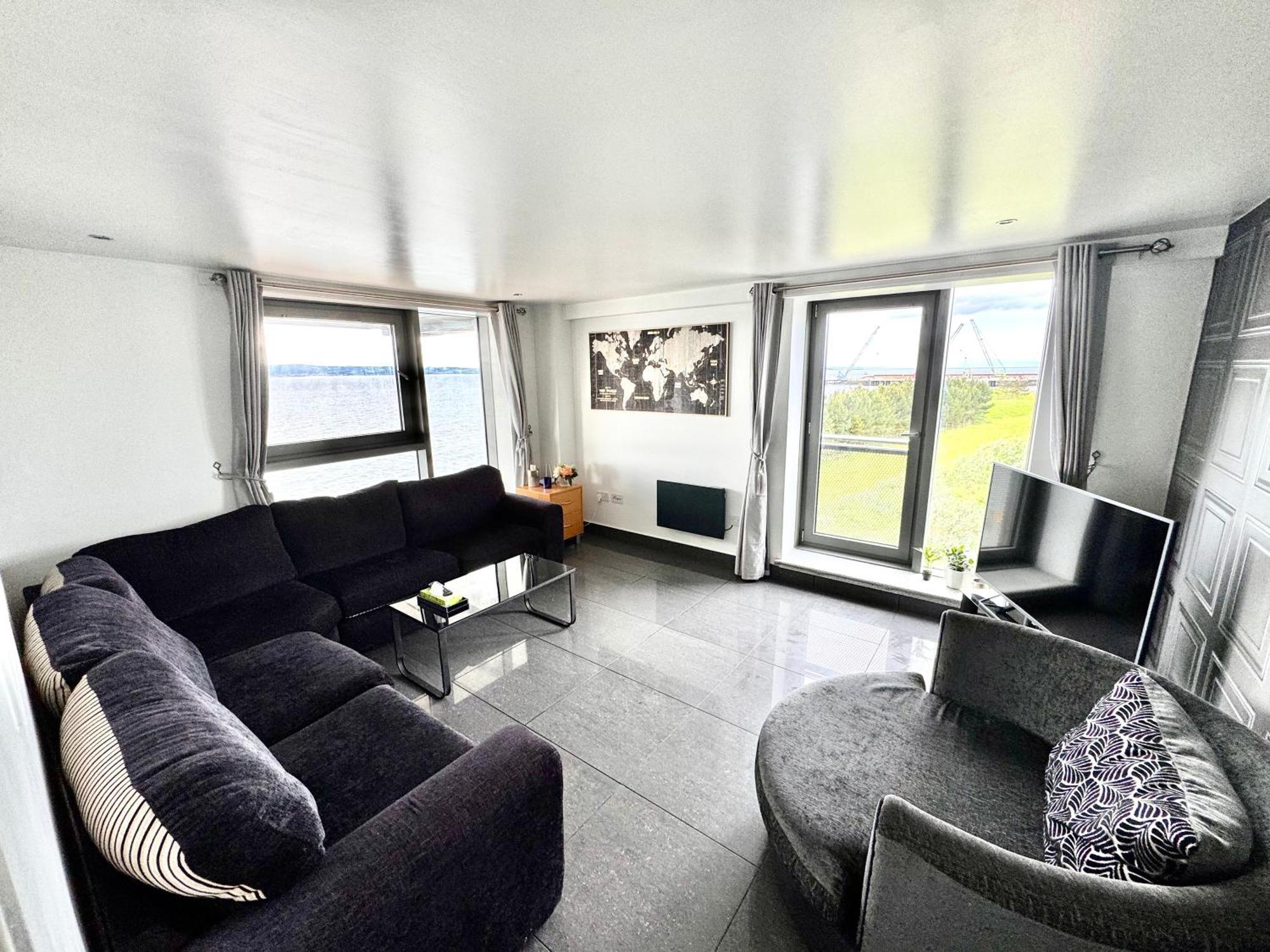 Apartment Ocean - 2 Bedroom Edinburgh