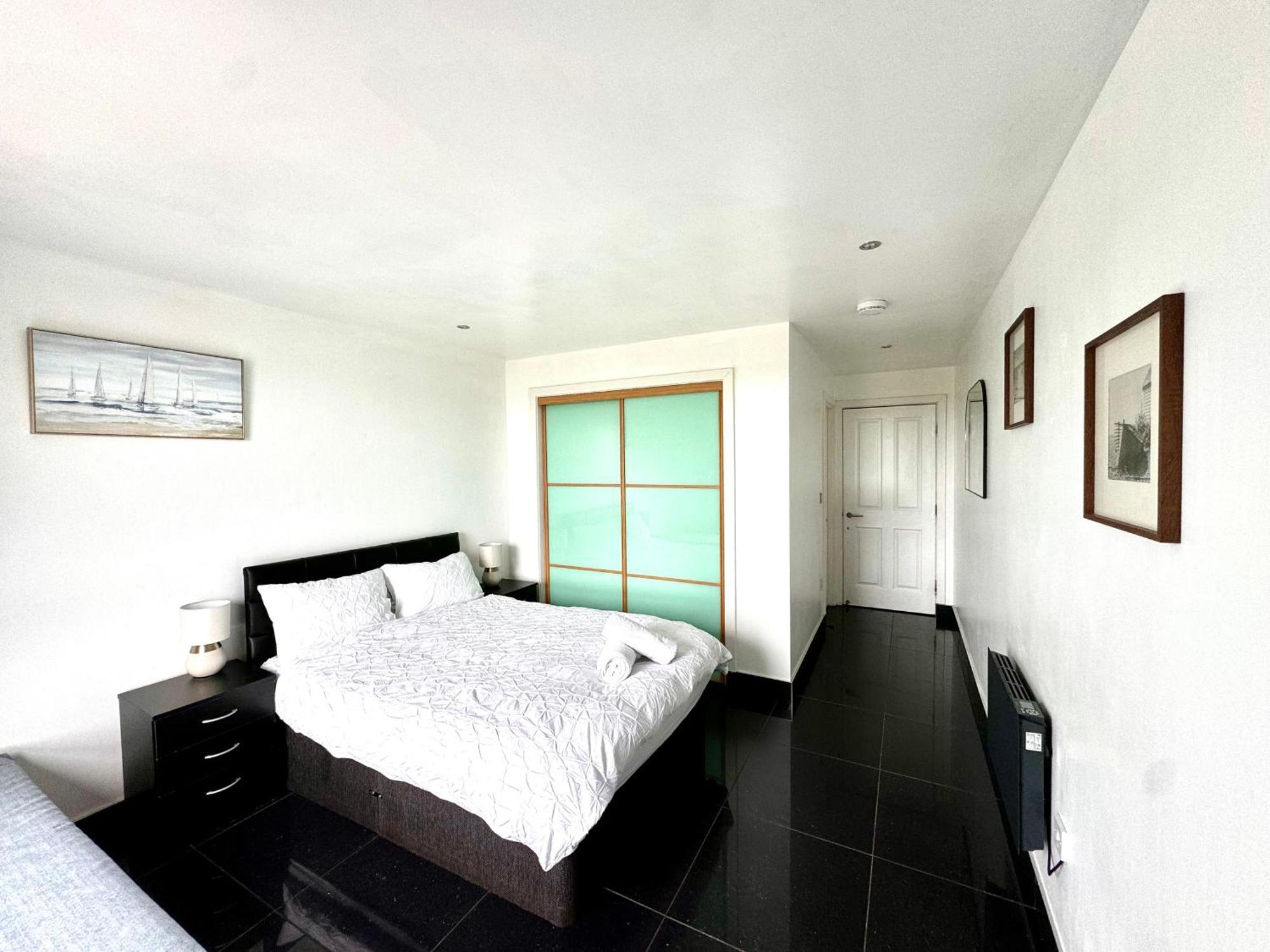 Apartment Ocean - 2 Bedroom Edinburgh