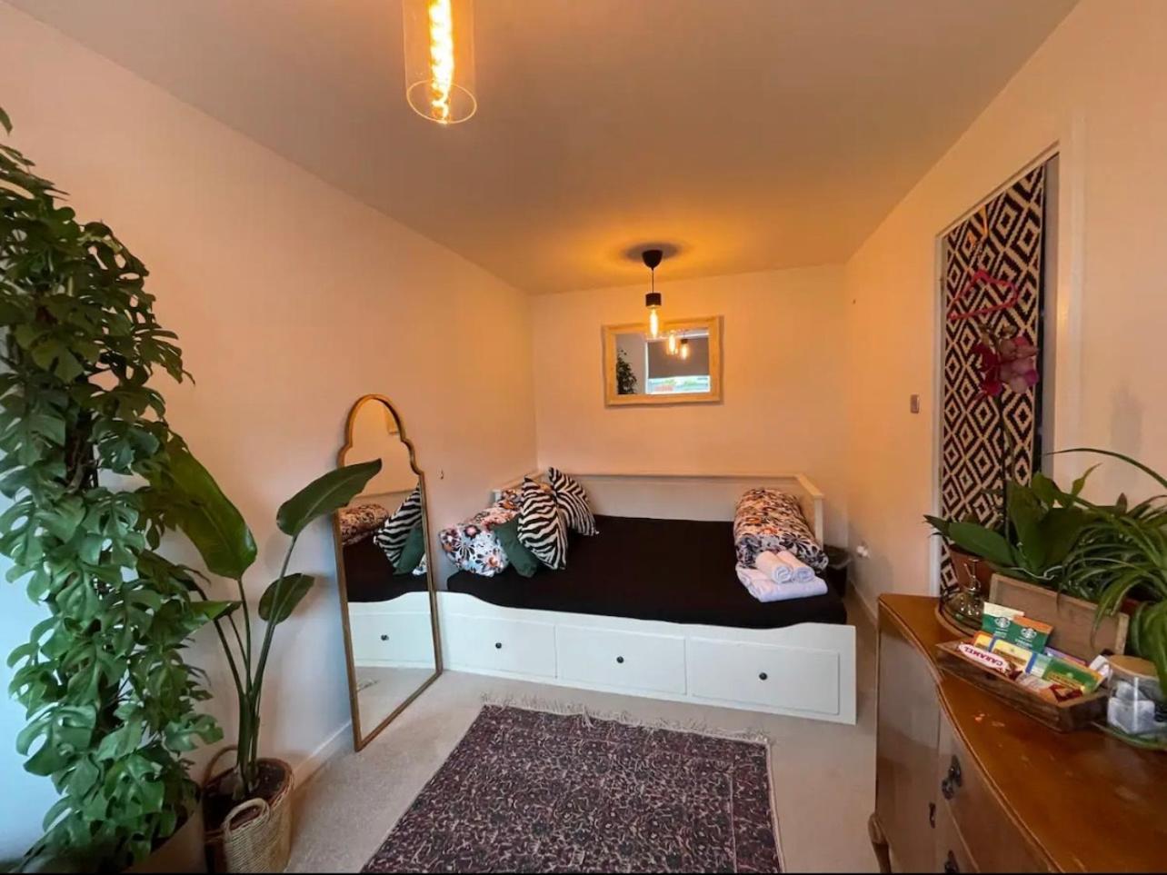 Accommodatie bij particulieren Private With Separate Shower And Free Parking EDI
