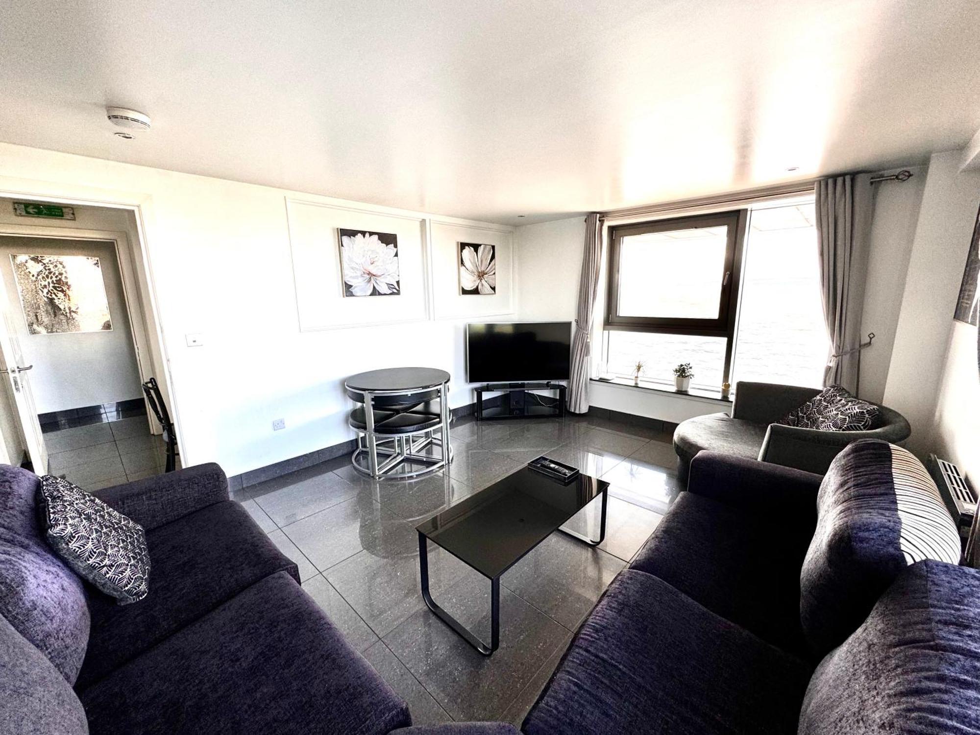 Ocean - 2 Bedroom *