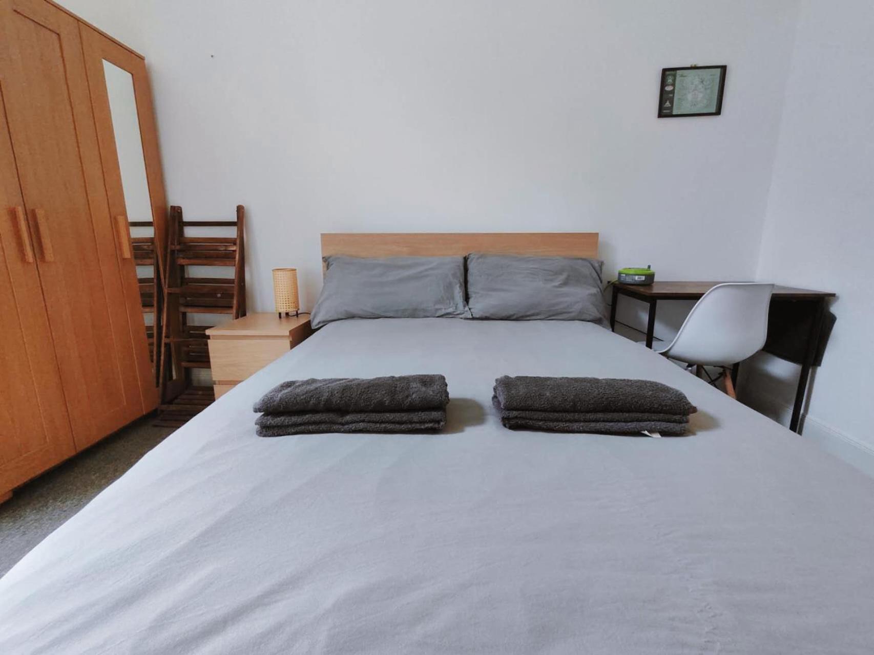 Two Bedrooms Flat In Center *