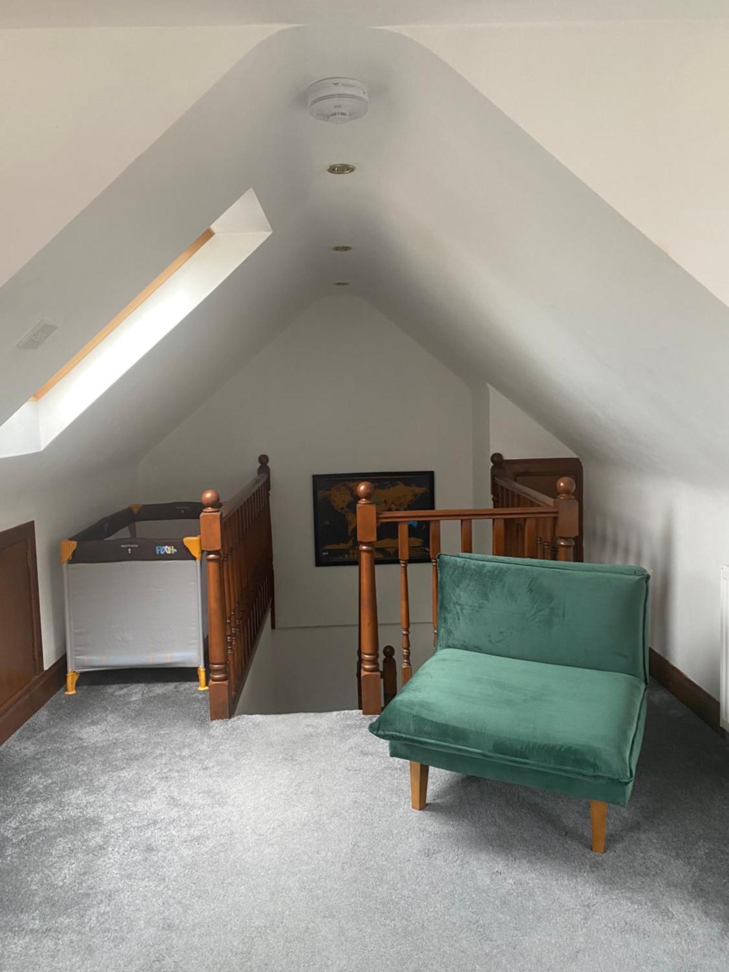 Apartment Cosy With Free Parking Close To Airport *