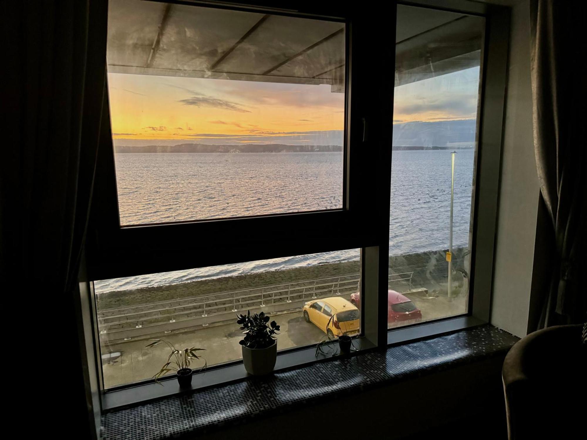 Ocean - 2 Bedroom *
