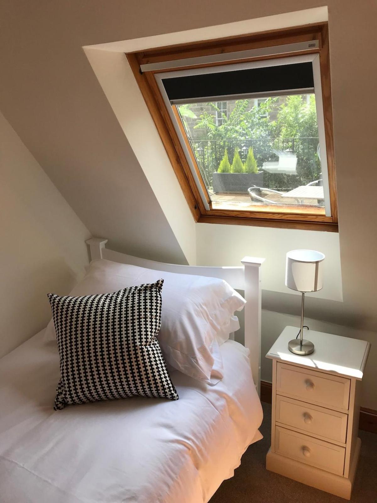 Apartment Stylish With Private Roof Terrace