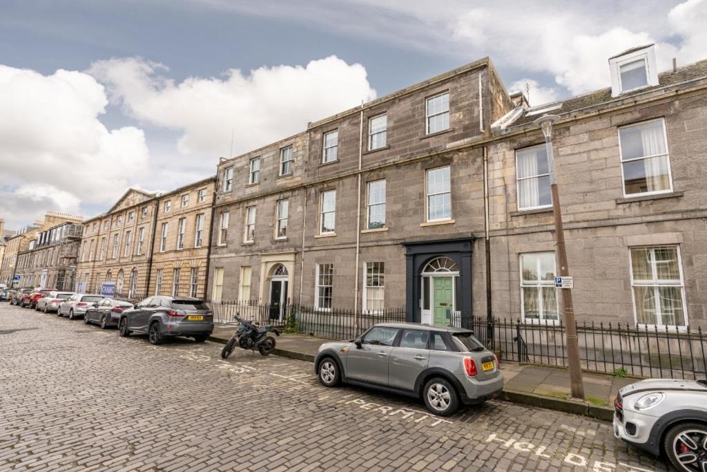 Lovely In Excellent Centre Location