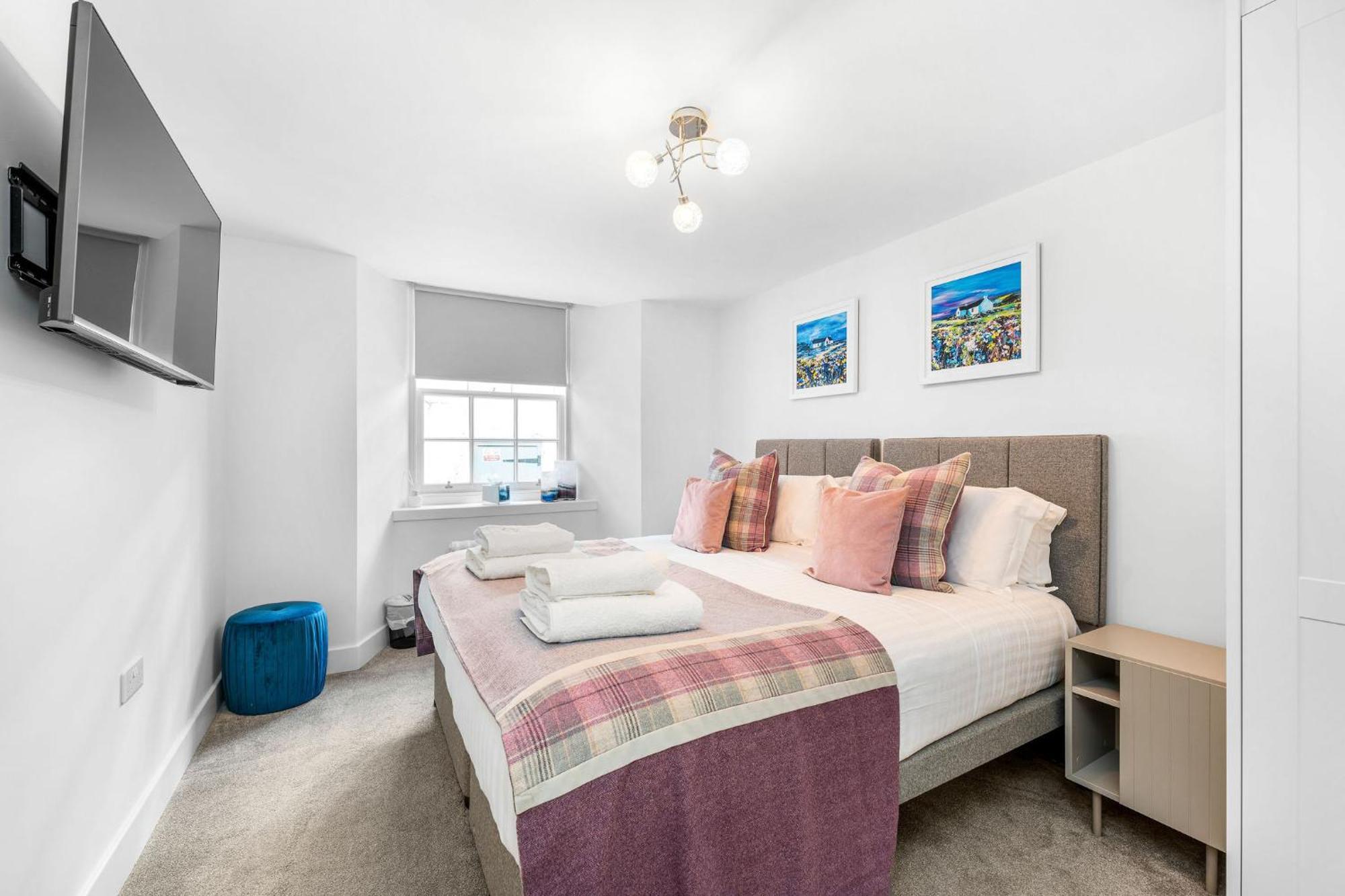 Righ - Luxury West End Artisan Apartment