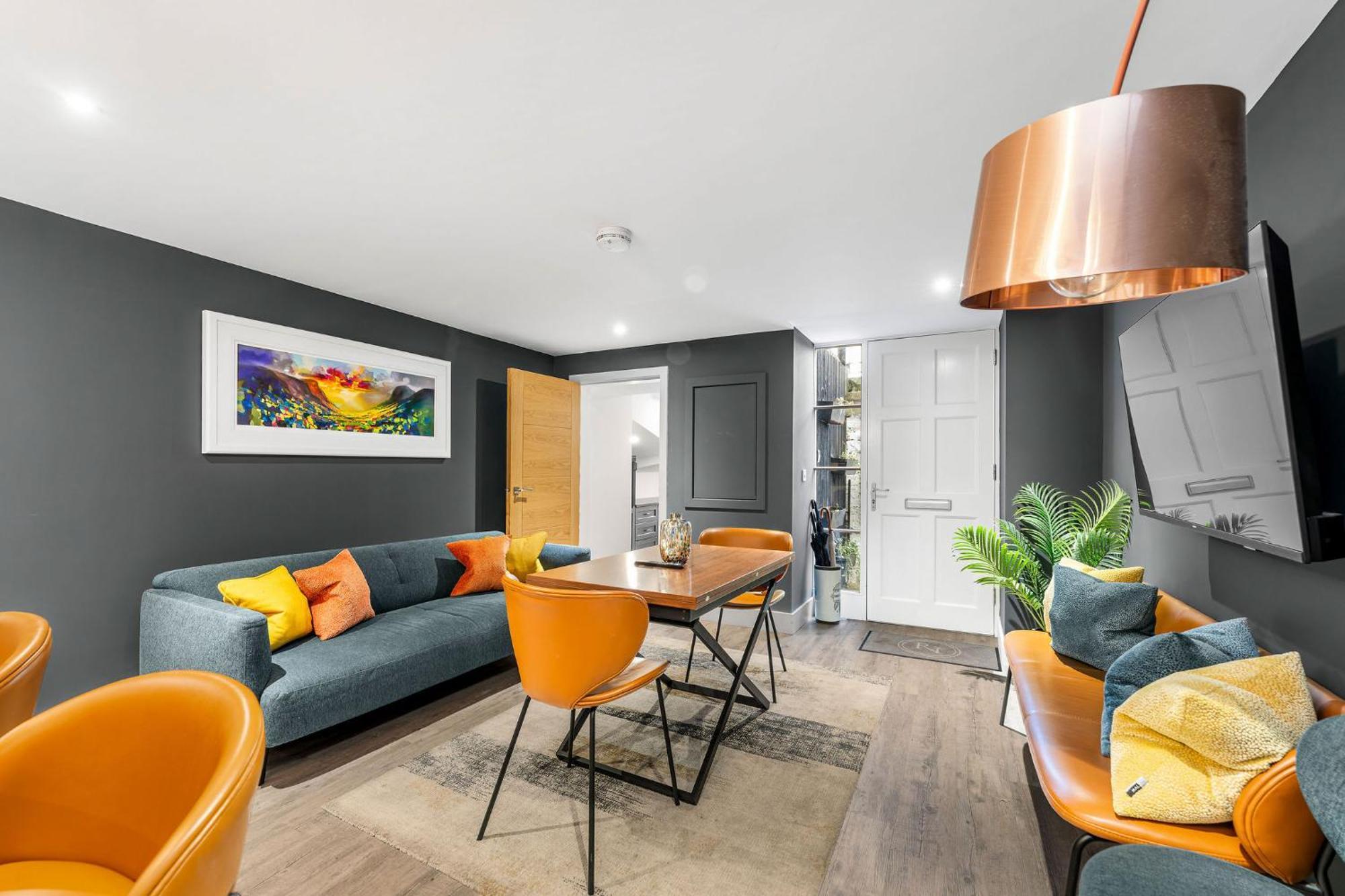 Righ - Luxury West End Artisan Apartment