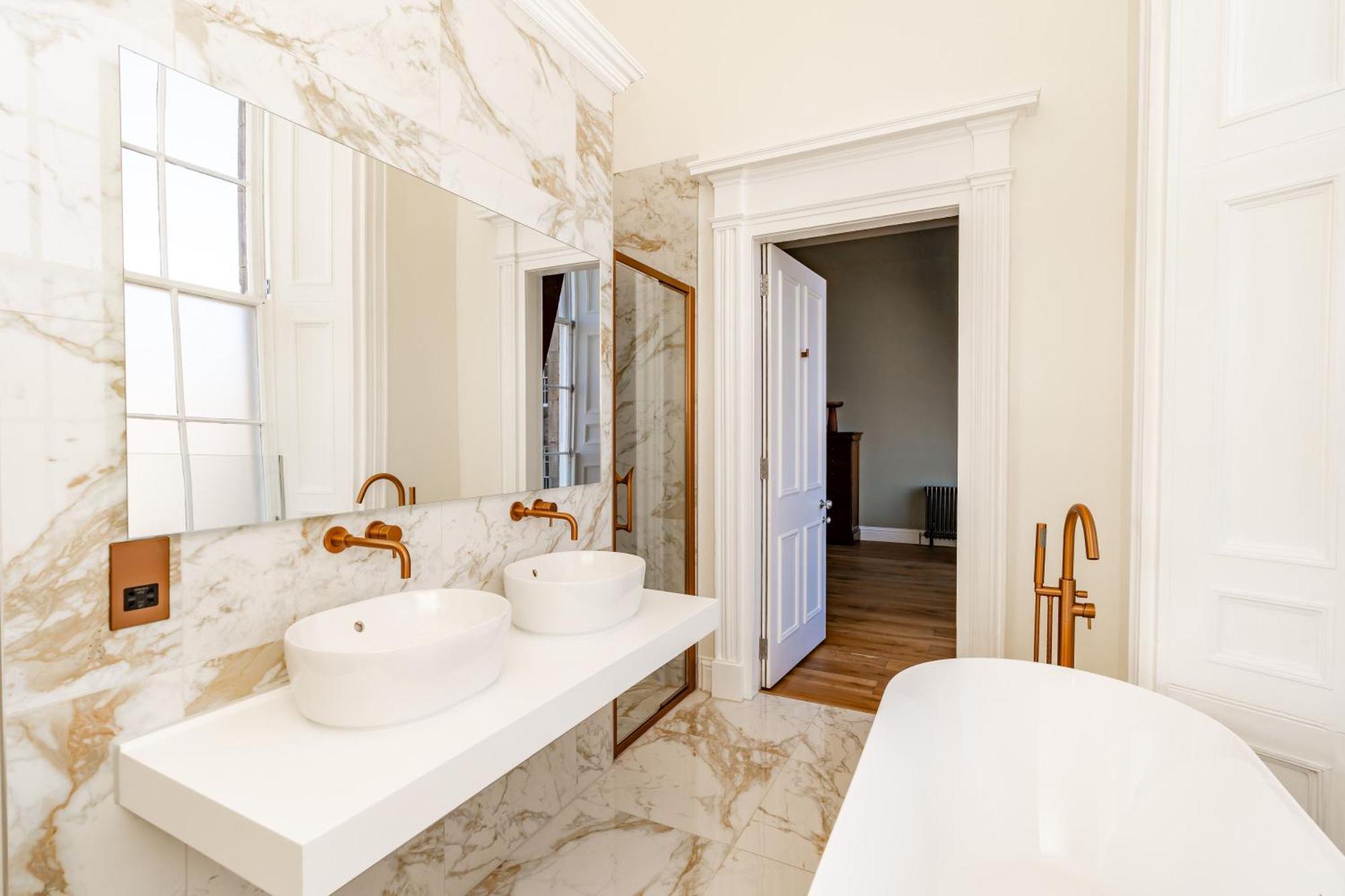 Dragon Luxury At 9 Albyn Place Apartment