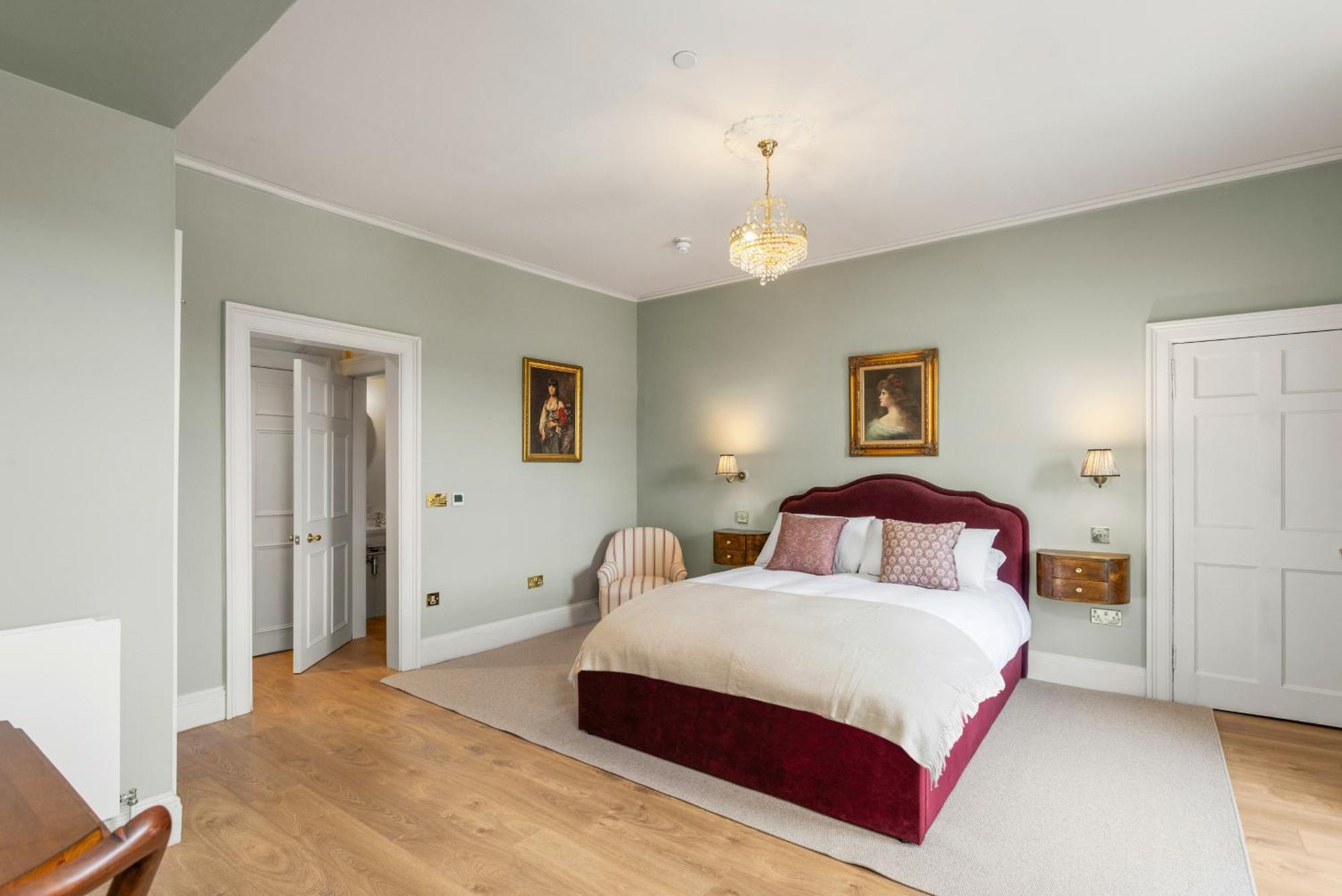 Aparthotel The Townhouse, Leith Edinburgh