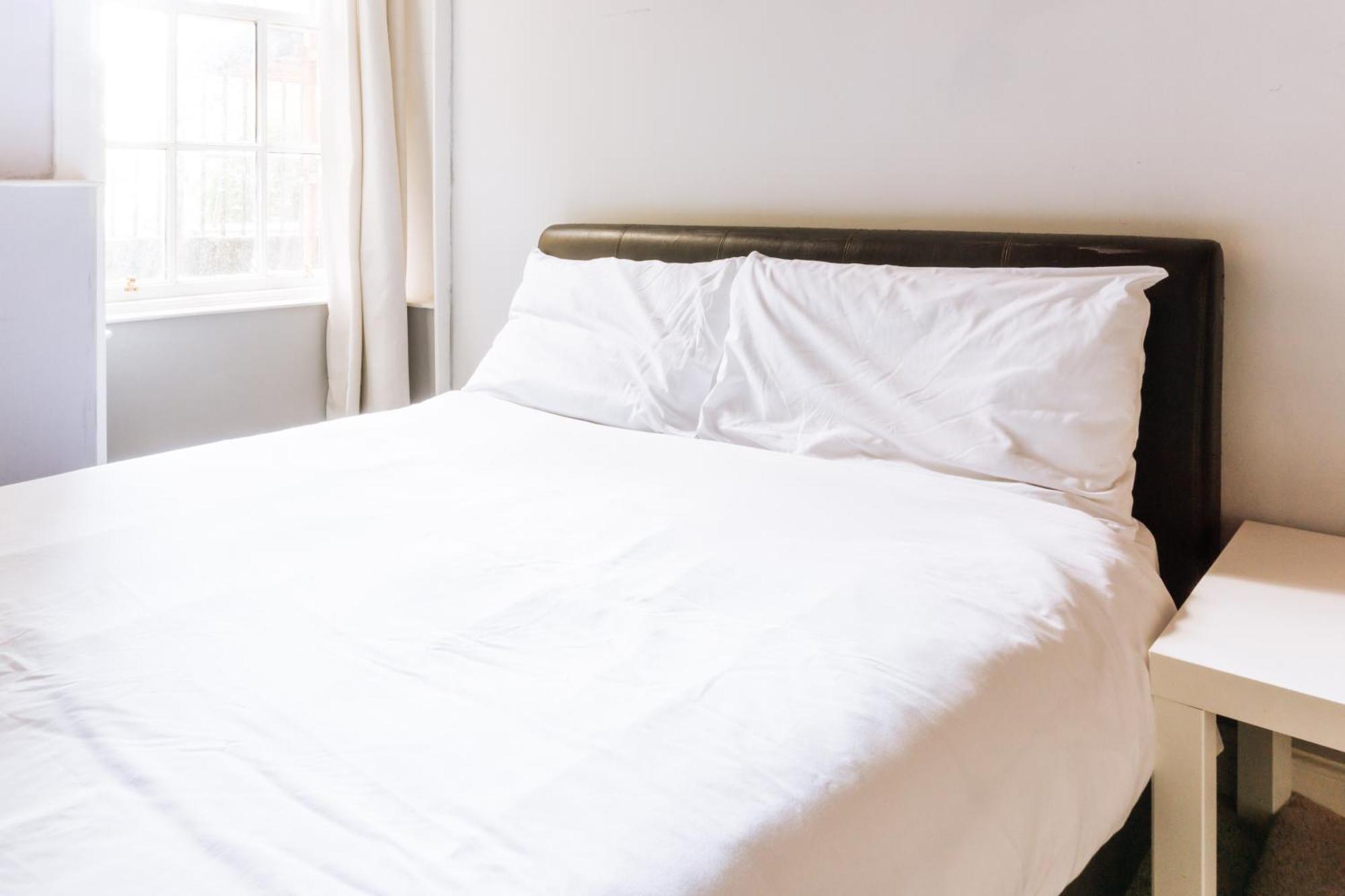 Homely 3 Bedroom In The Heart Of Apartment *