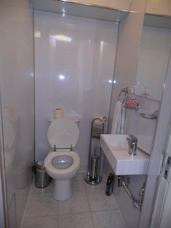 Guest house Menzies 3*