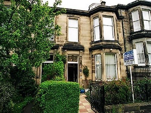 Guest house Menzies
