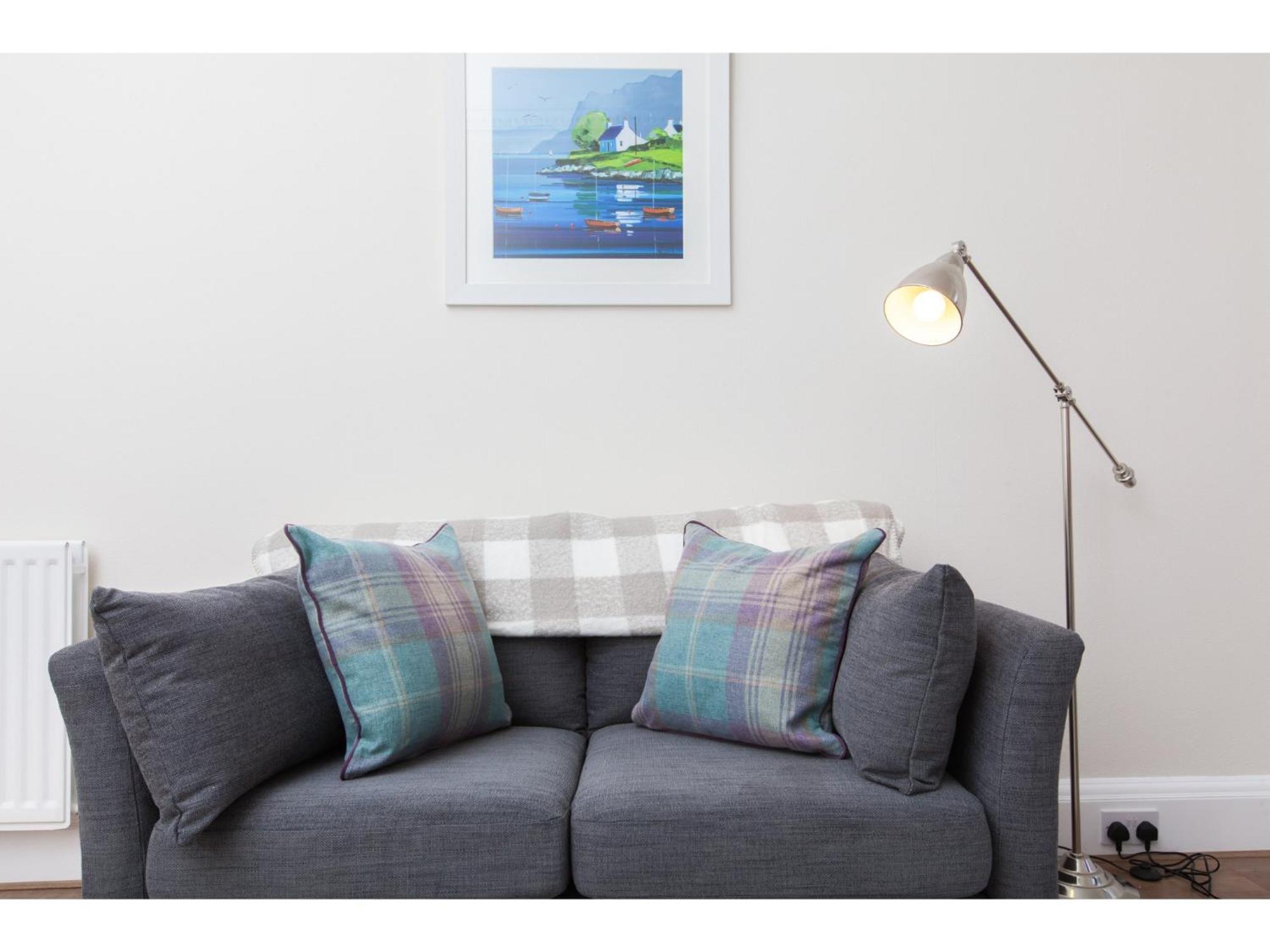 Pass The Keys Spacious 2-br Flat For 4 In Morningside Apartment