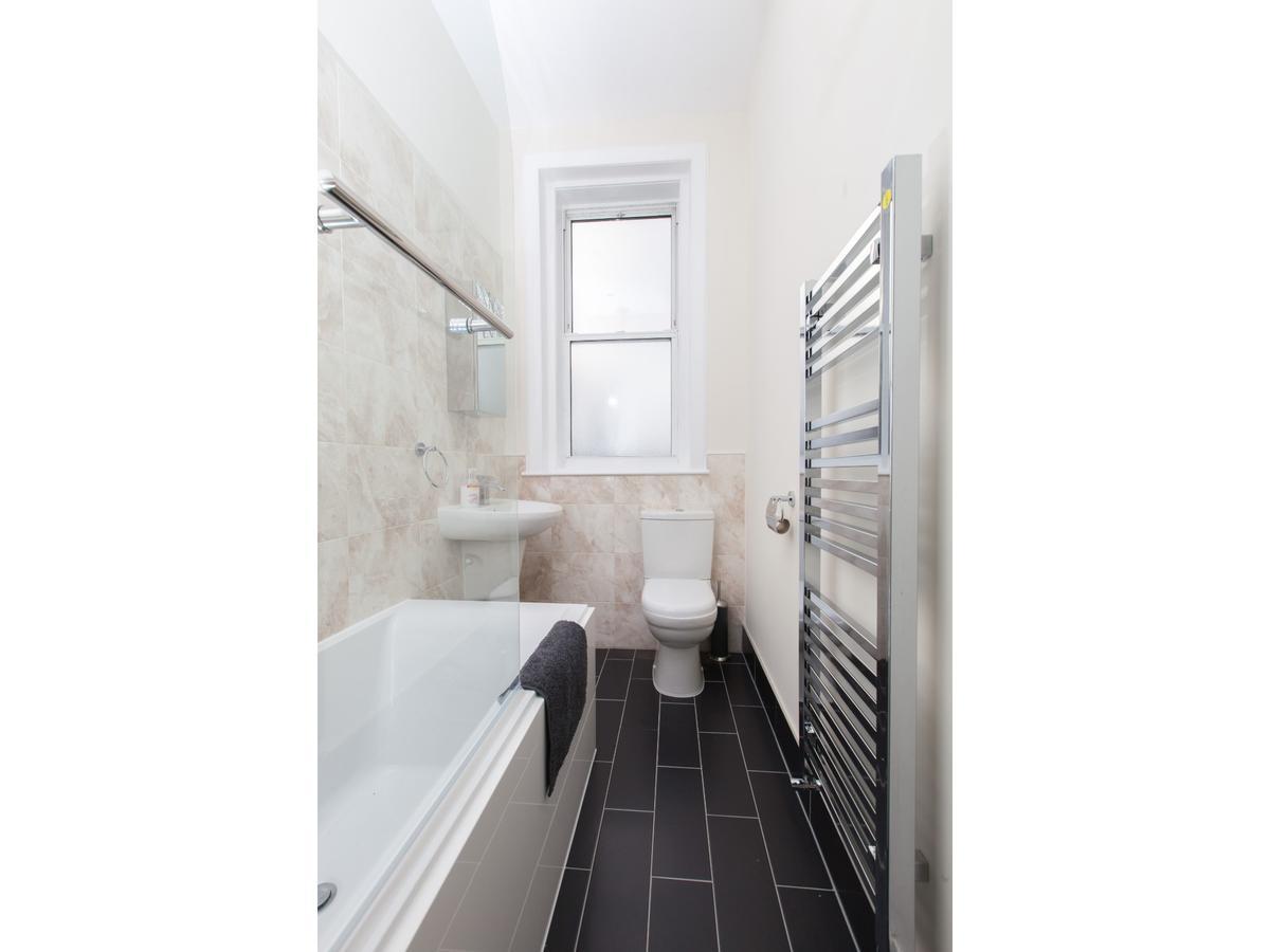 Pass The Keys Spacious 2-br Flat For 4 In Morningside