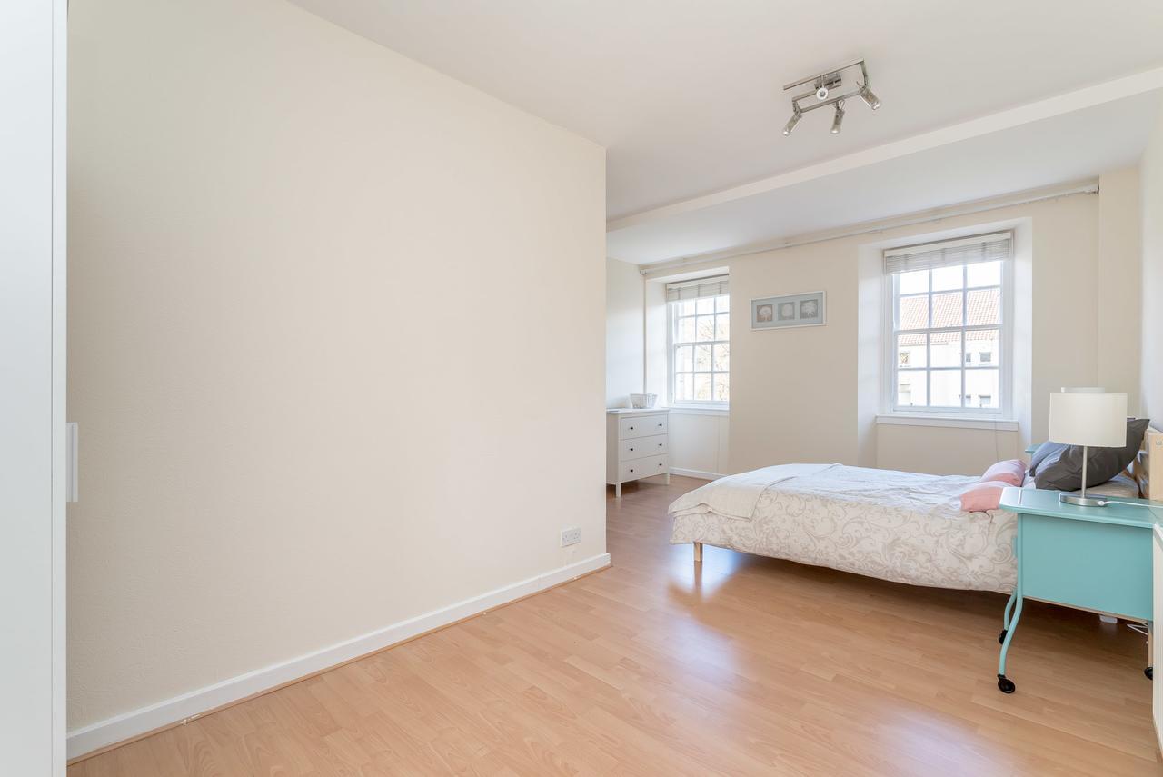 Apartment Near The Royal Mile