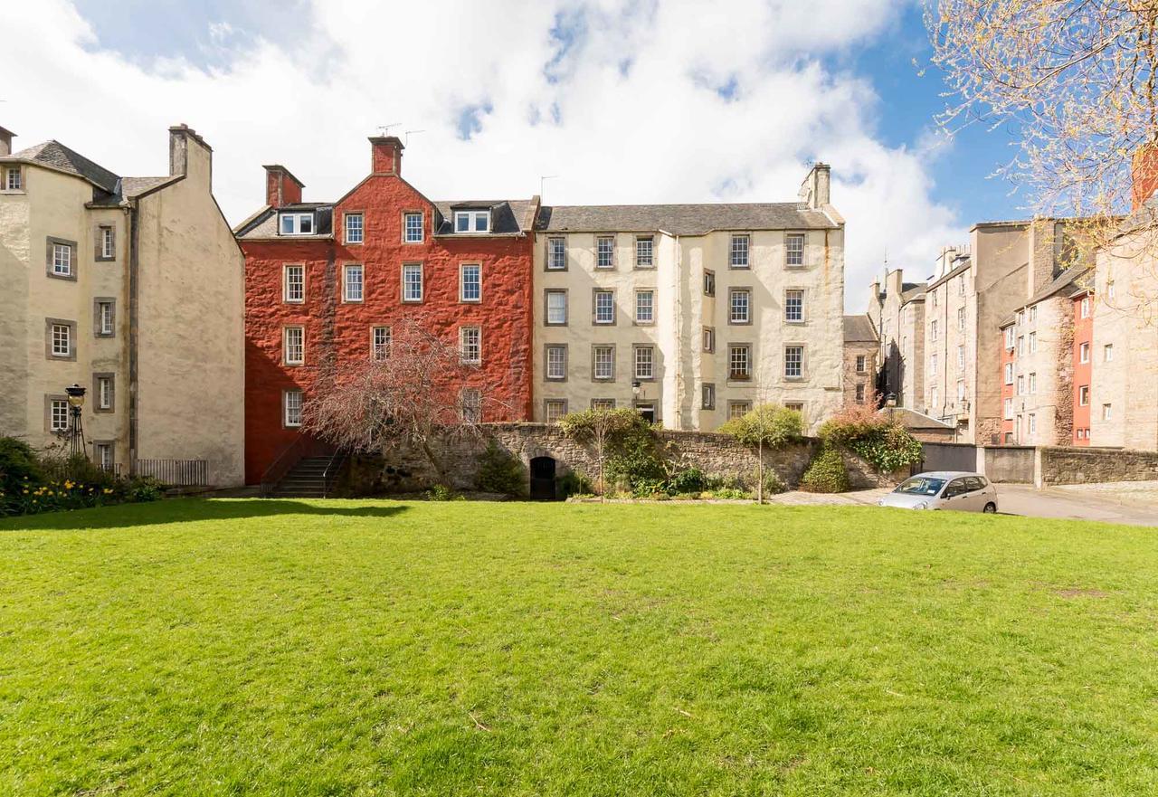 Near The Royal Mile Apartment