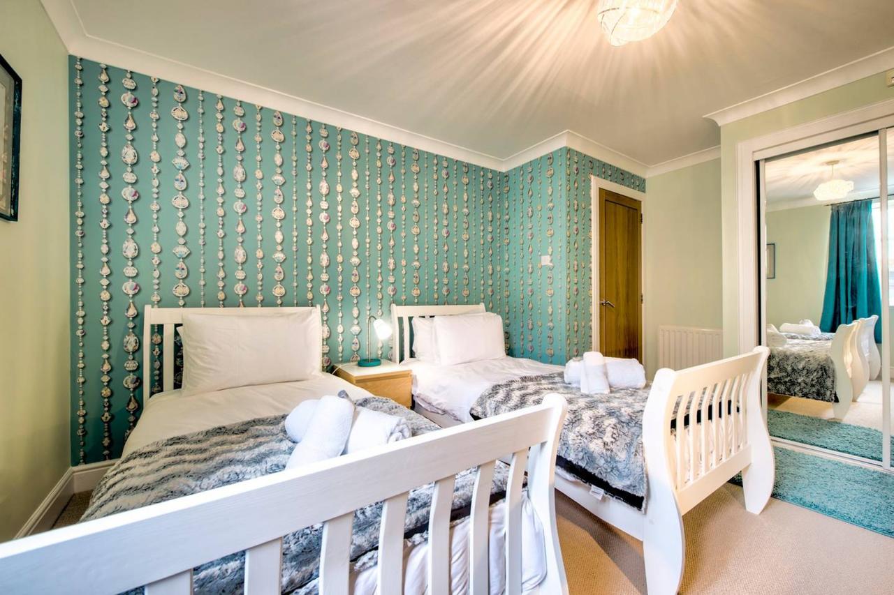 Altido Lovely 3br Townhouse With Free Parking And Balcony * Édimbourg