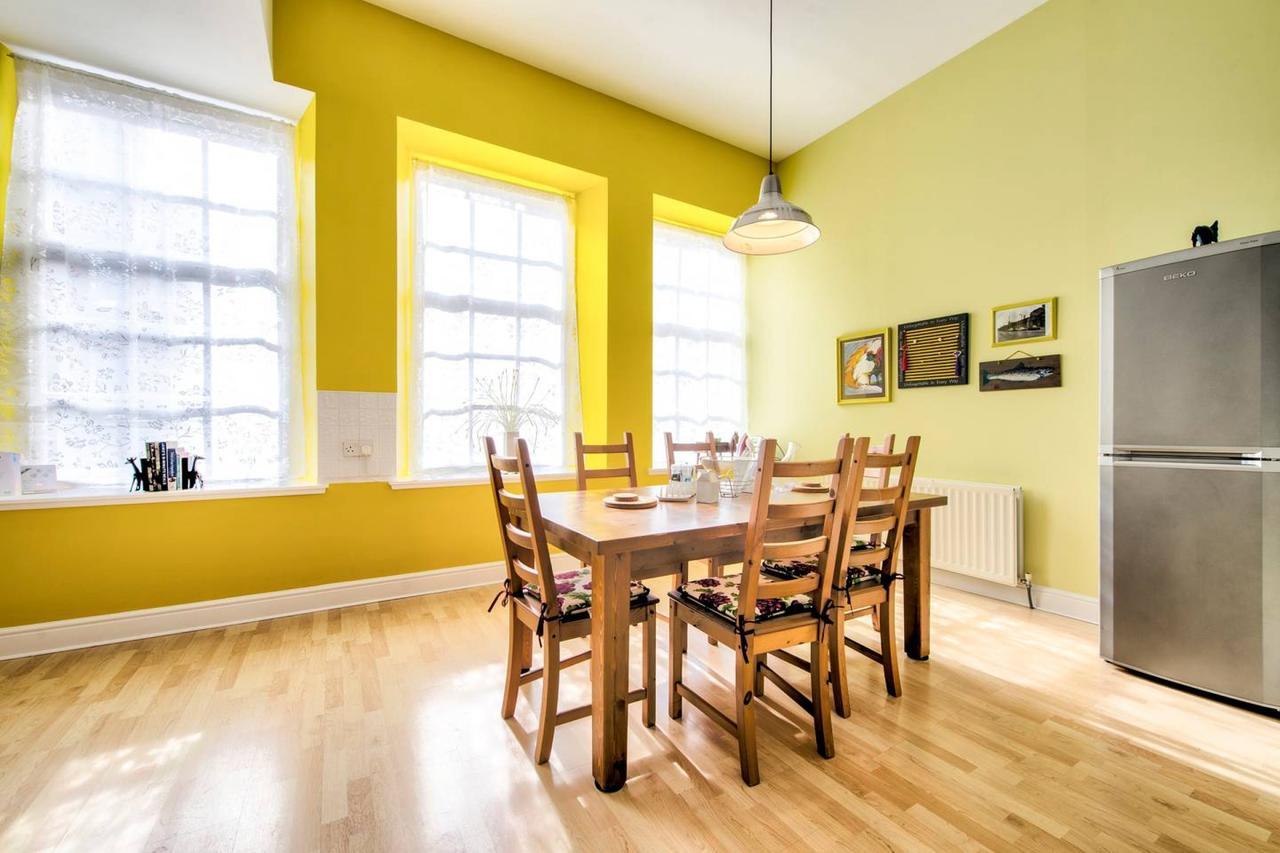 Hébergement de vacances Altido Lovely 3br Townhouse With Free Parking And Balcony Édimbourg