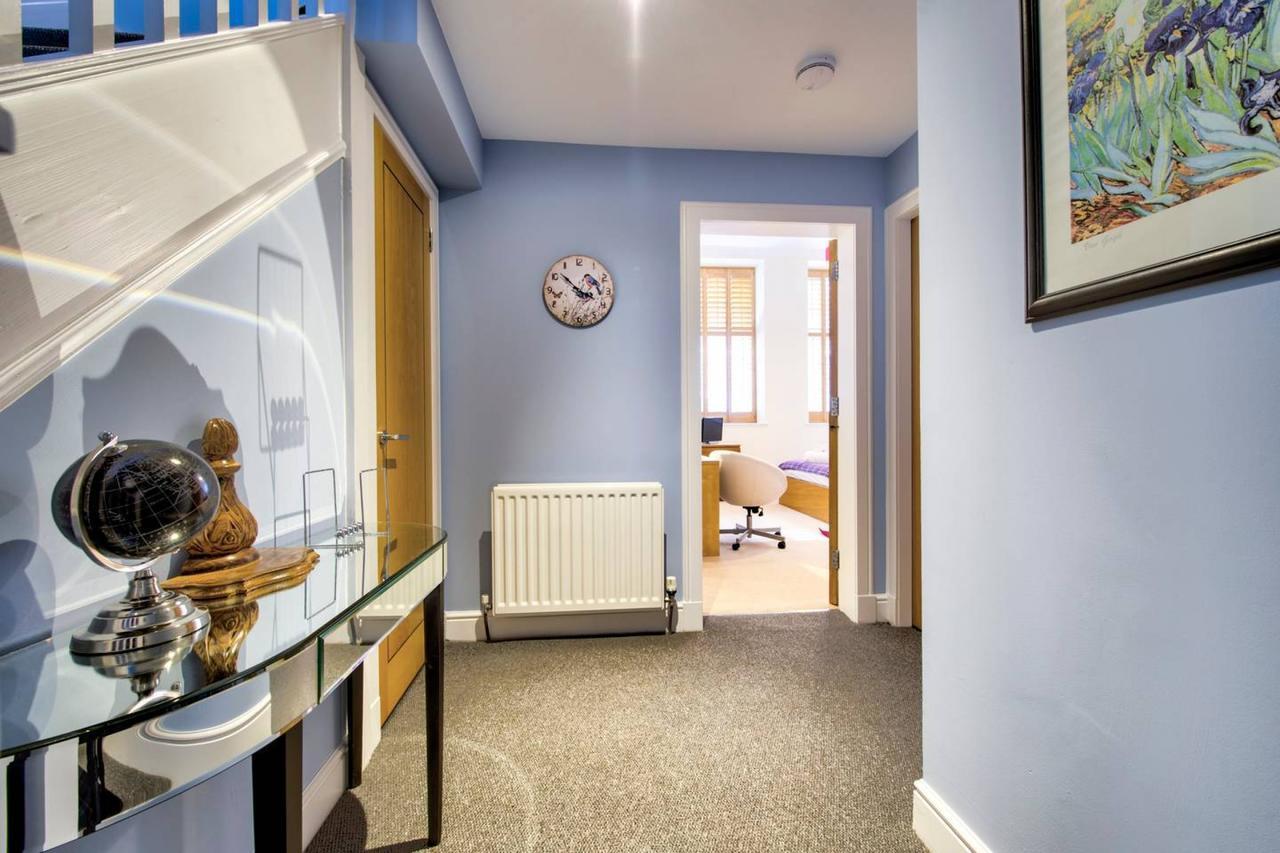 Hébergement de vacances Altido Lovely 3br Townhouse With Free Parking And Balcony *