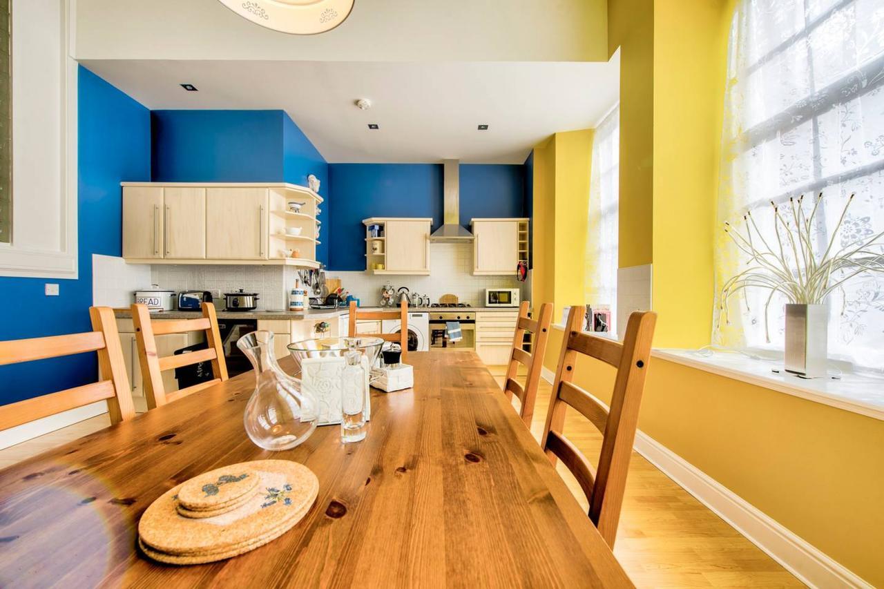 Hébergement de vacances Altido Lovely 3br Townhouse With Free Parking And Balcony *