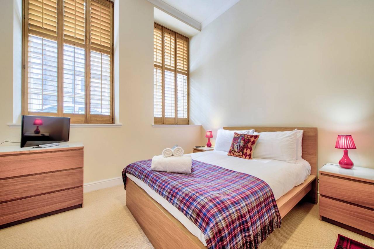 Altido Lovely 3br Townhouse With Free Parking And Balcony Hébergement de vacances