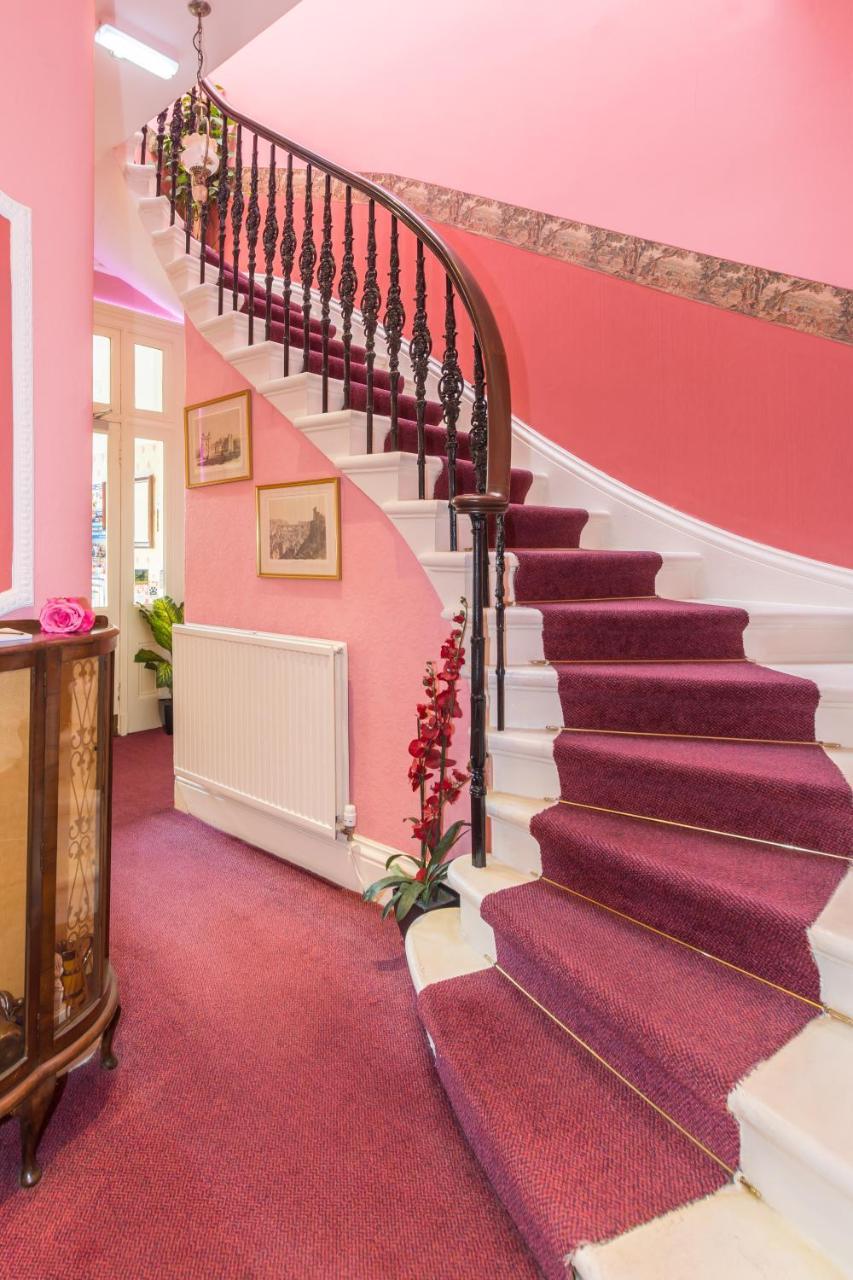 Menzies Guest house 3*